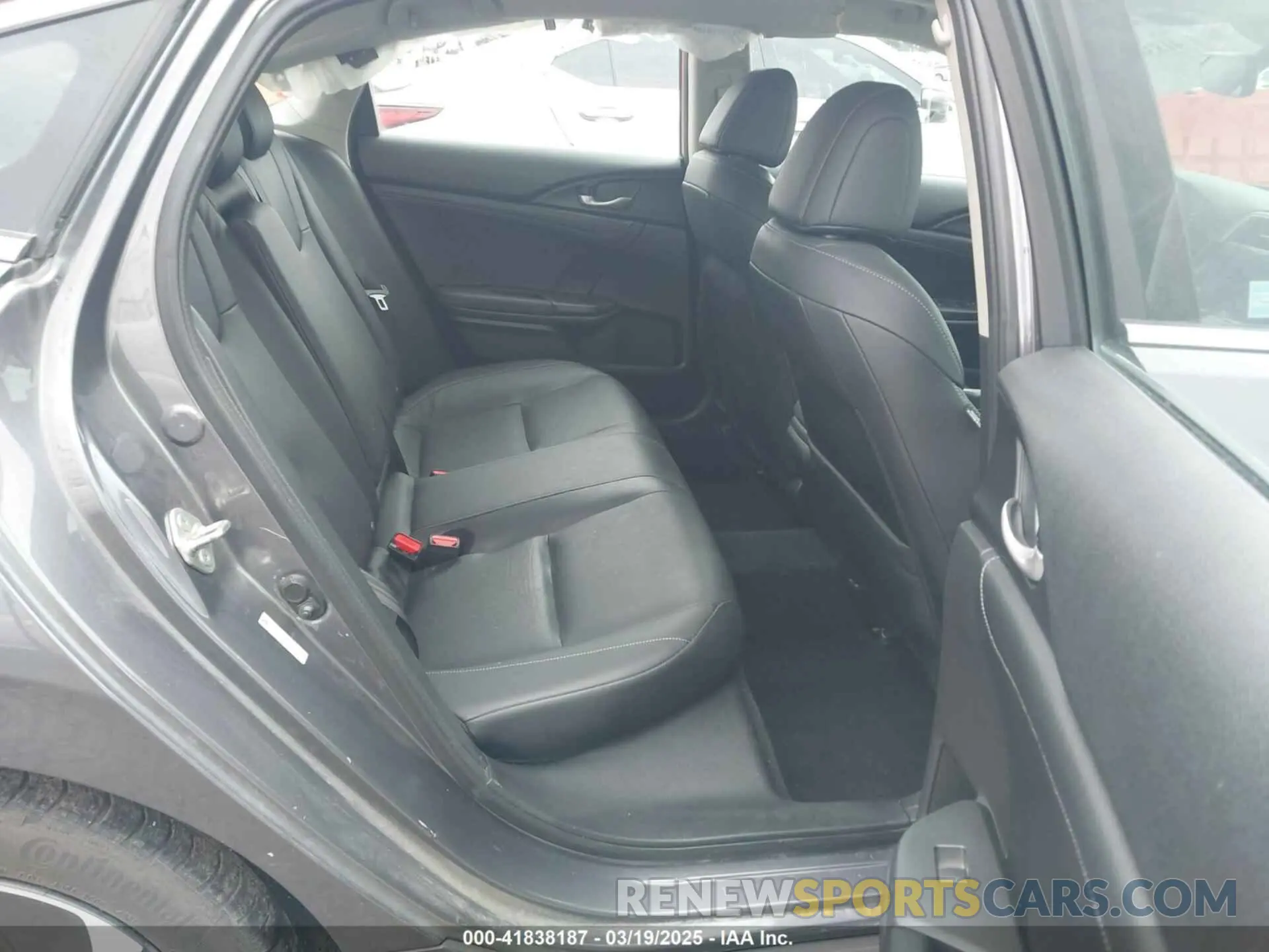 8 Photograph of a damaged car 19XZE4F90KE020510 HONDA INSIGHT 2019