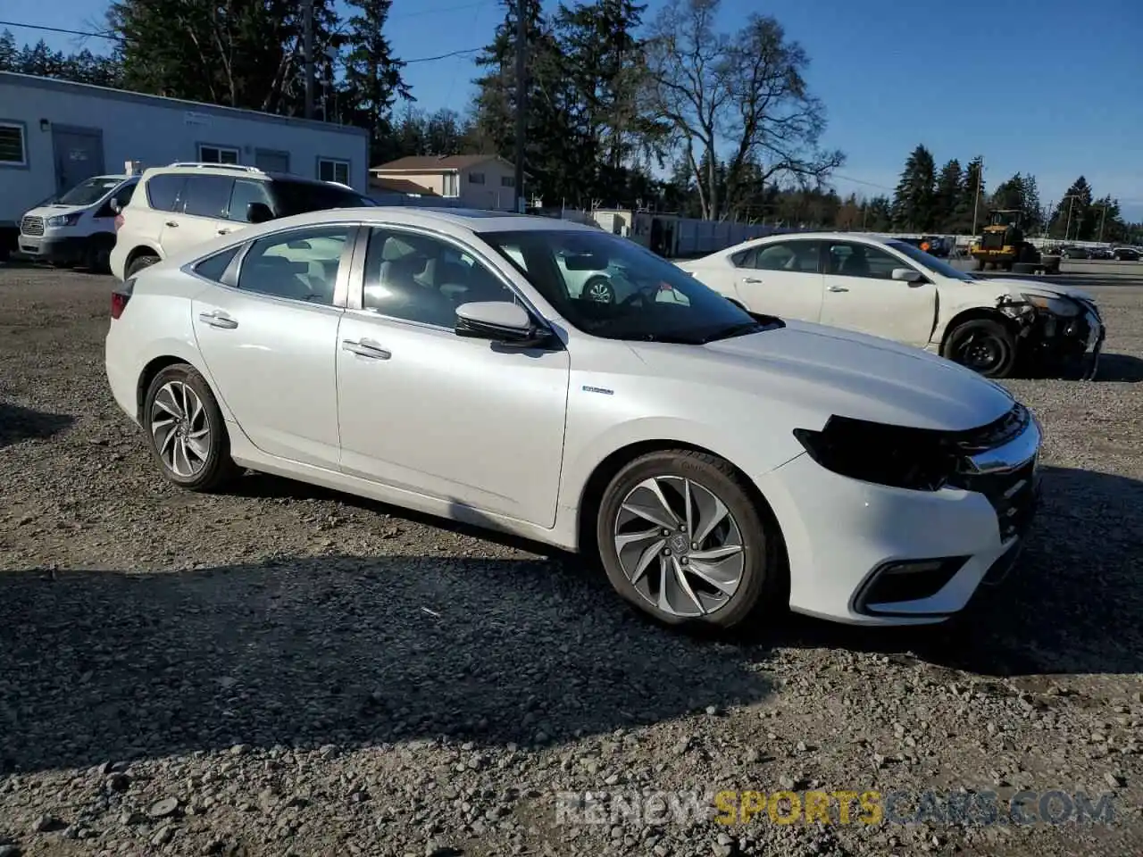 4 Photograph of a damaged car 19XZE4F91KE020256 HONDA INSIGHT 2019