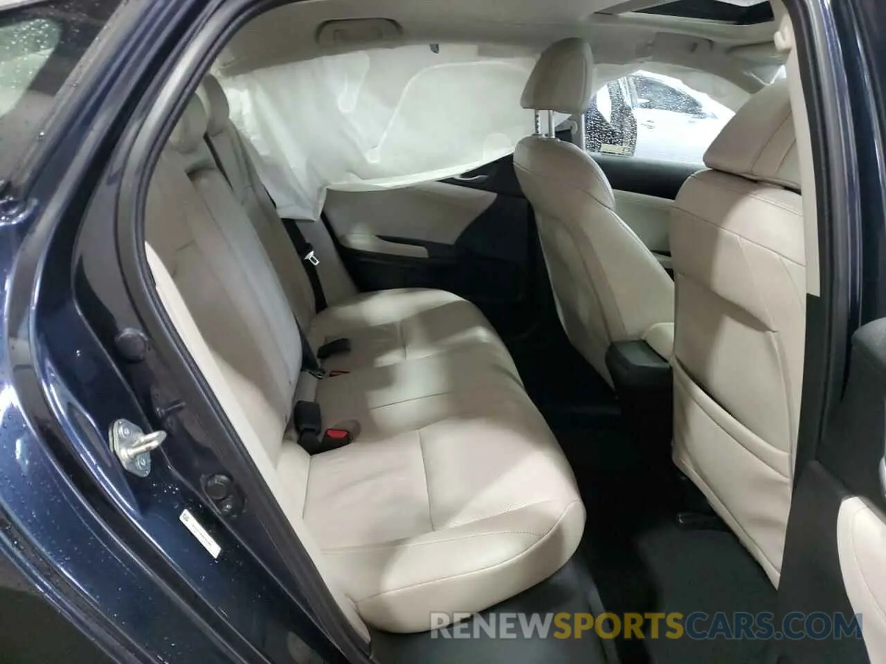 10 Photograph of a damaged car 19XZE4F92KE001800 HONDA INSIGHT 2019