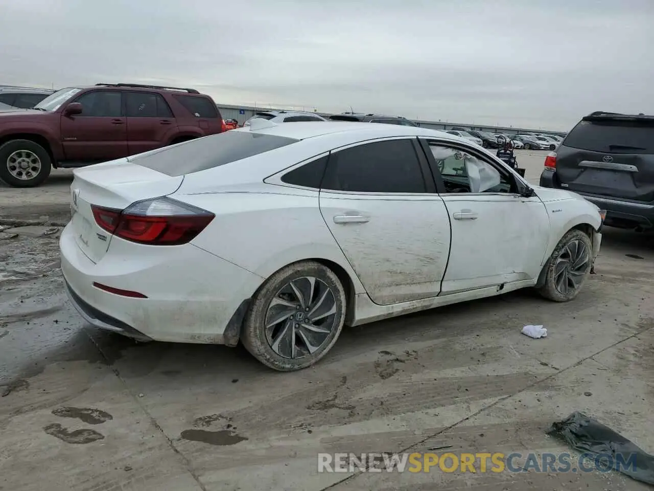 3 Photograph of a damaged car 19XZE4F92KE013543 HONDA INSIGHT 2019