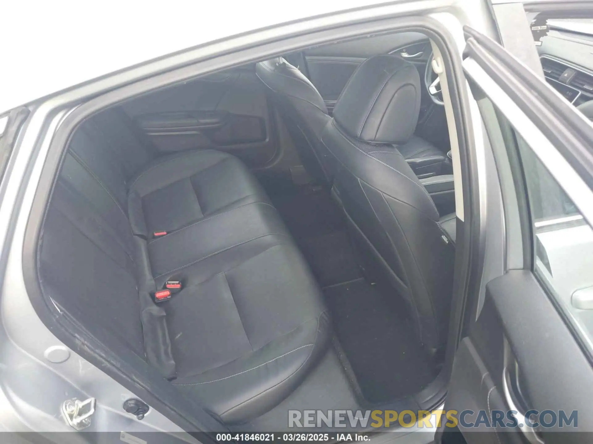 8 Photograph of a damaged car 19XZE4F93KE003037 HONDA INSIGHT 2019