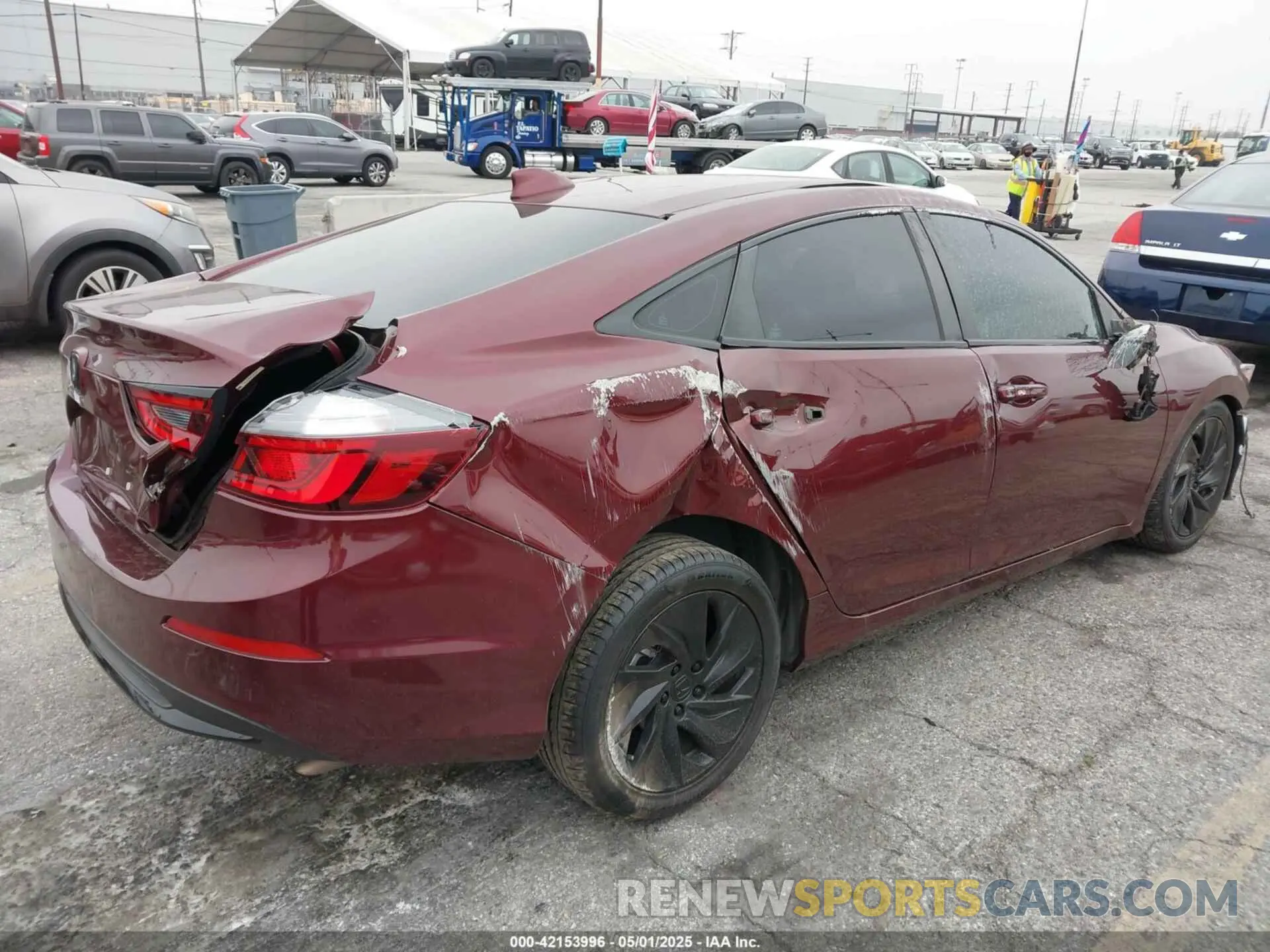 4 Photograph of a damaged car 19XZE4F93KE007802 HONDA INSIGHT 2019