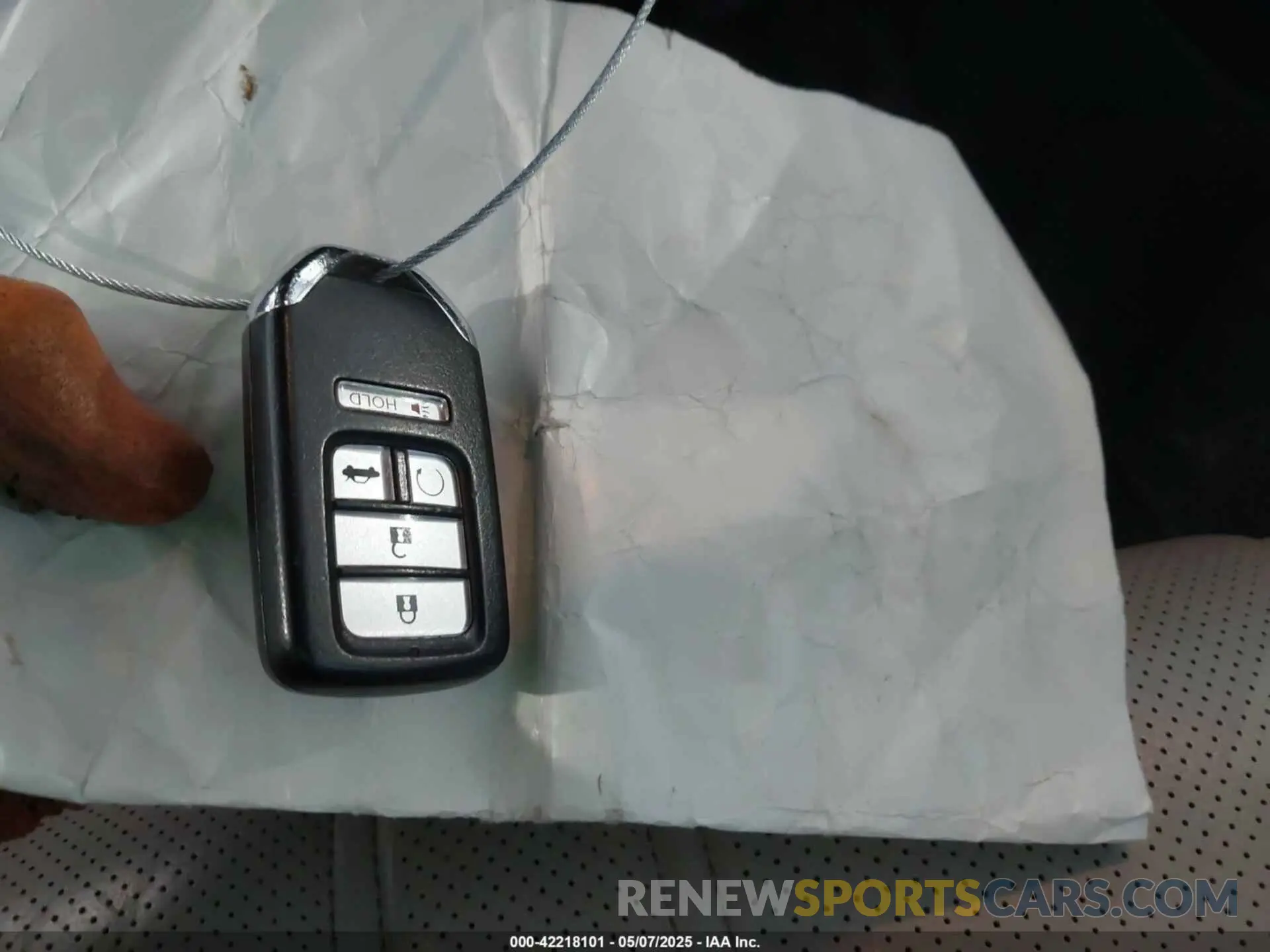 11 Photograph of a damaged car 19XZE4F94KE014483 HONDA INSIGHT 2019