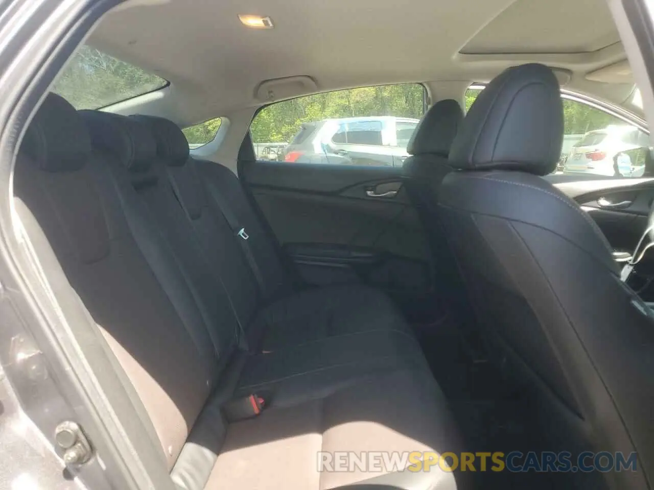 10 Photograph of a damaged car 19XZE4F94KE026861 HONDA INSIGHT 2019