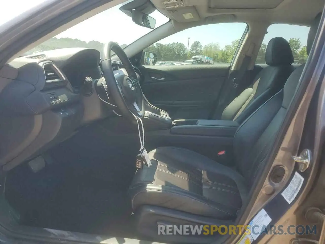 7 Photograph of a damaged car 19XZE4F94KE026861 HONDA INSIGHT 2019