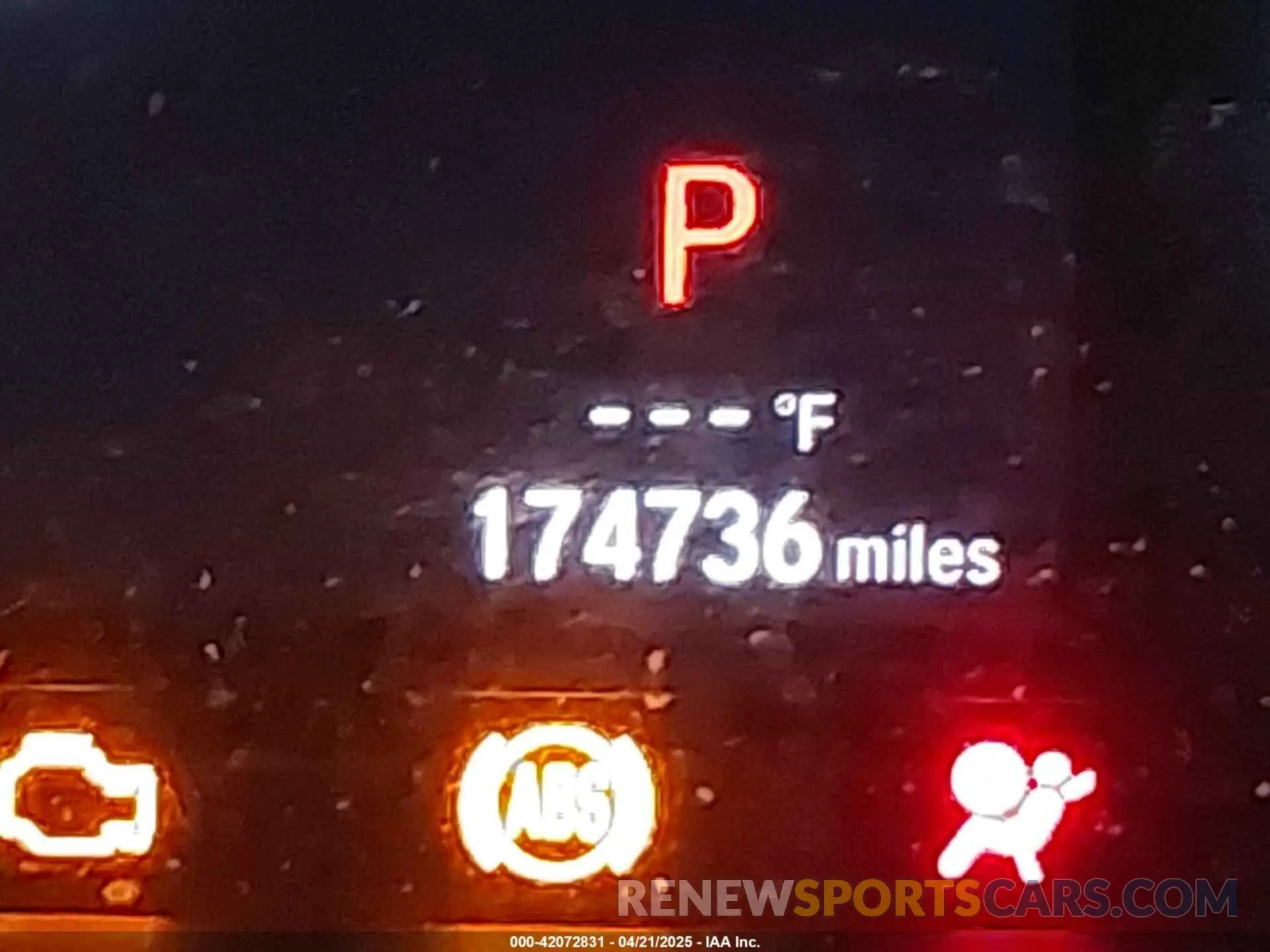 16 Photograph of a damaged car 19XZE4F95KE003587 HONDA INSIGHT 2019