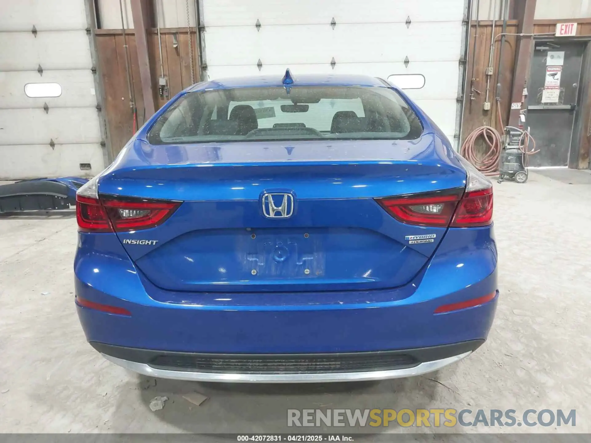 17 Photograph of a damaged car 19XZE4F95KE003587 HONDA INSIGHT 2019