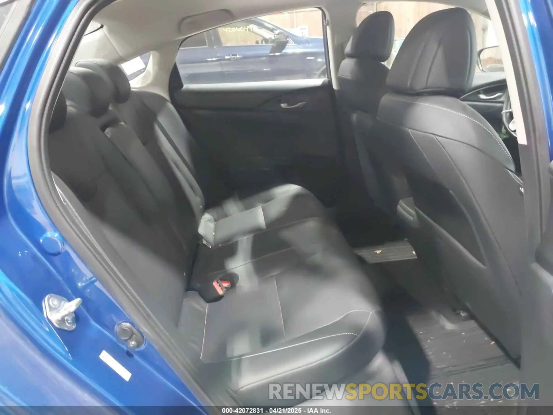 8 Photograph of a damaged car 19XZE4F95KE003587 HONDA INSIGHT 2019