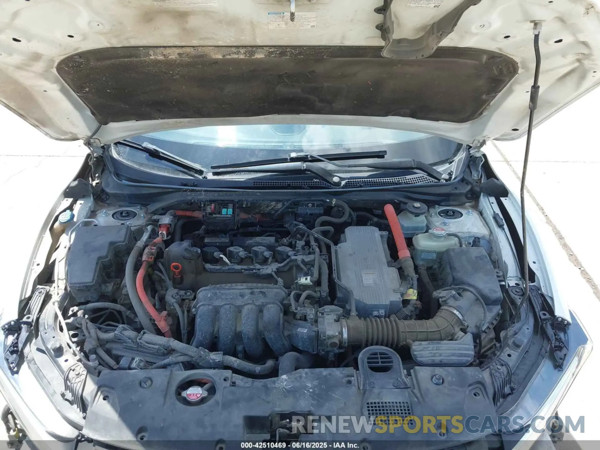 10 Photograph of a damaged car 19XZE4F95KE013732 HONDA INSIGHT 2019