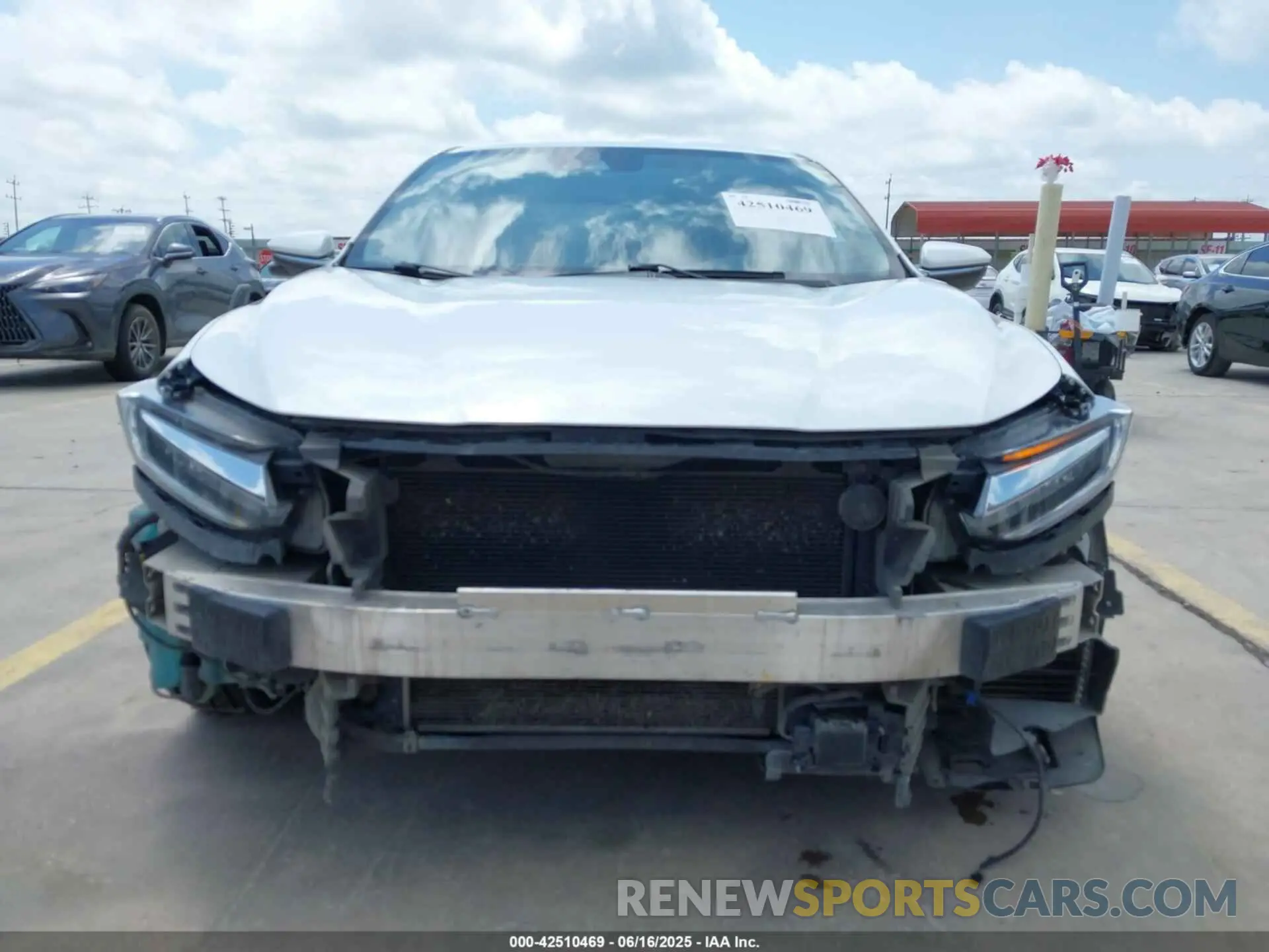 13 Photograph of a damaged car 19XZE4F95KE013732 HONDA INSIGHT 2019