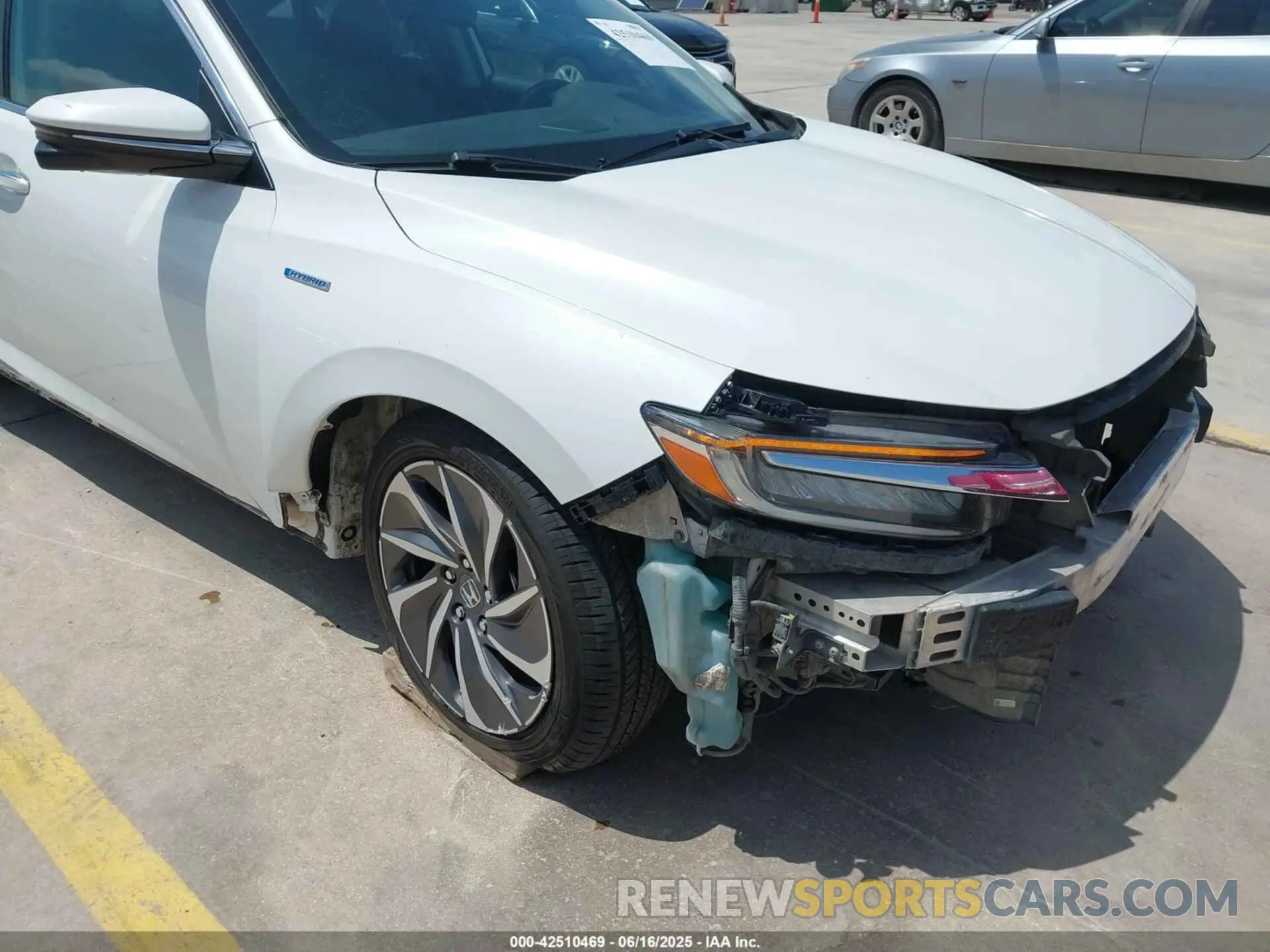 6 Photograph of a damaged car 19XZE4F95KE013732 HONDA INSIGHT 2019