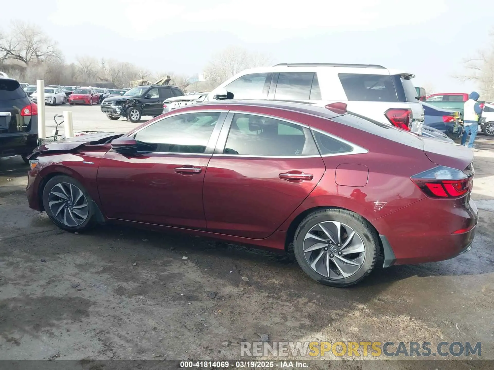 14 Photograph of a damaged car 19XZE4F95KE020308 HONDA INSIGHT 2019
