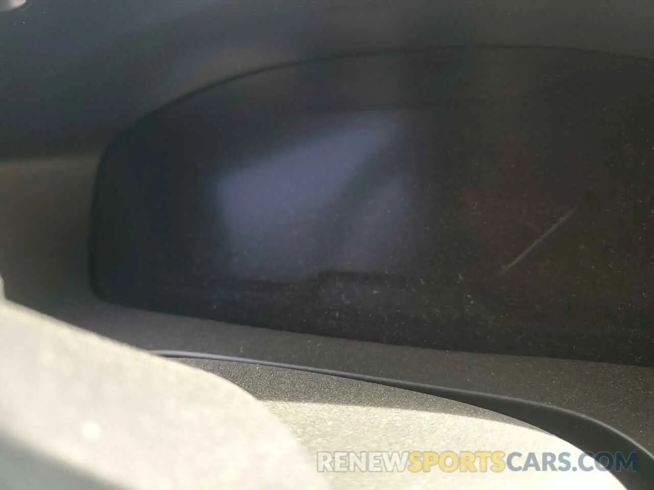 9 Photograph of a damaged car 19XZE4F96KE001993 HONDA INSIGHT 2019