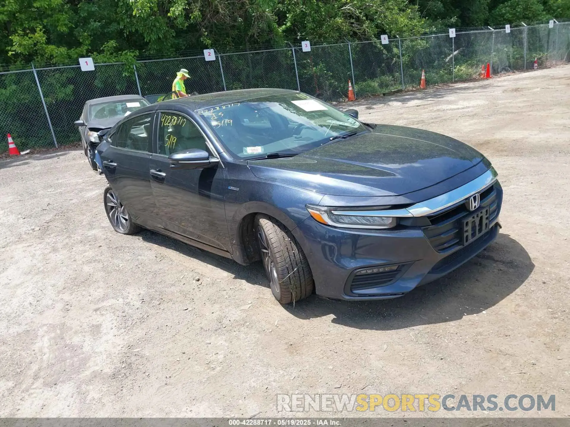 1 Photograph of a damaged car 19XZE4F97KE002473 HONDA INSIGHT 2019
