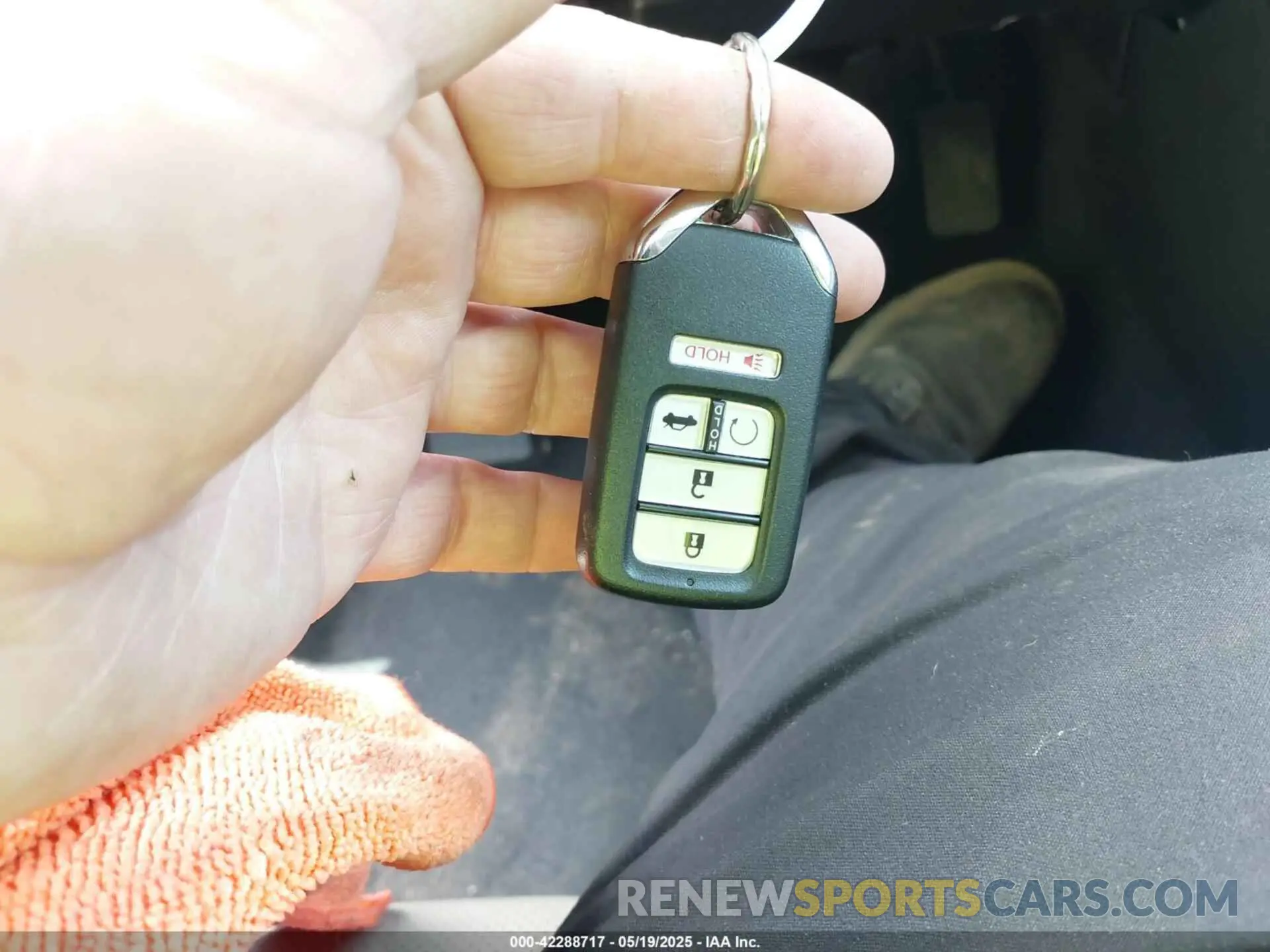11 Photograph of a damaged car 19XZE4F97KE002473 HONDA INSIGHT 2019
