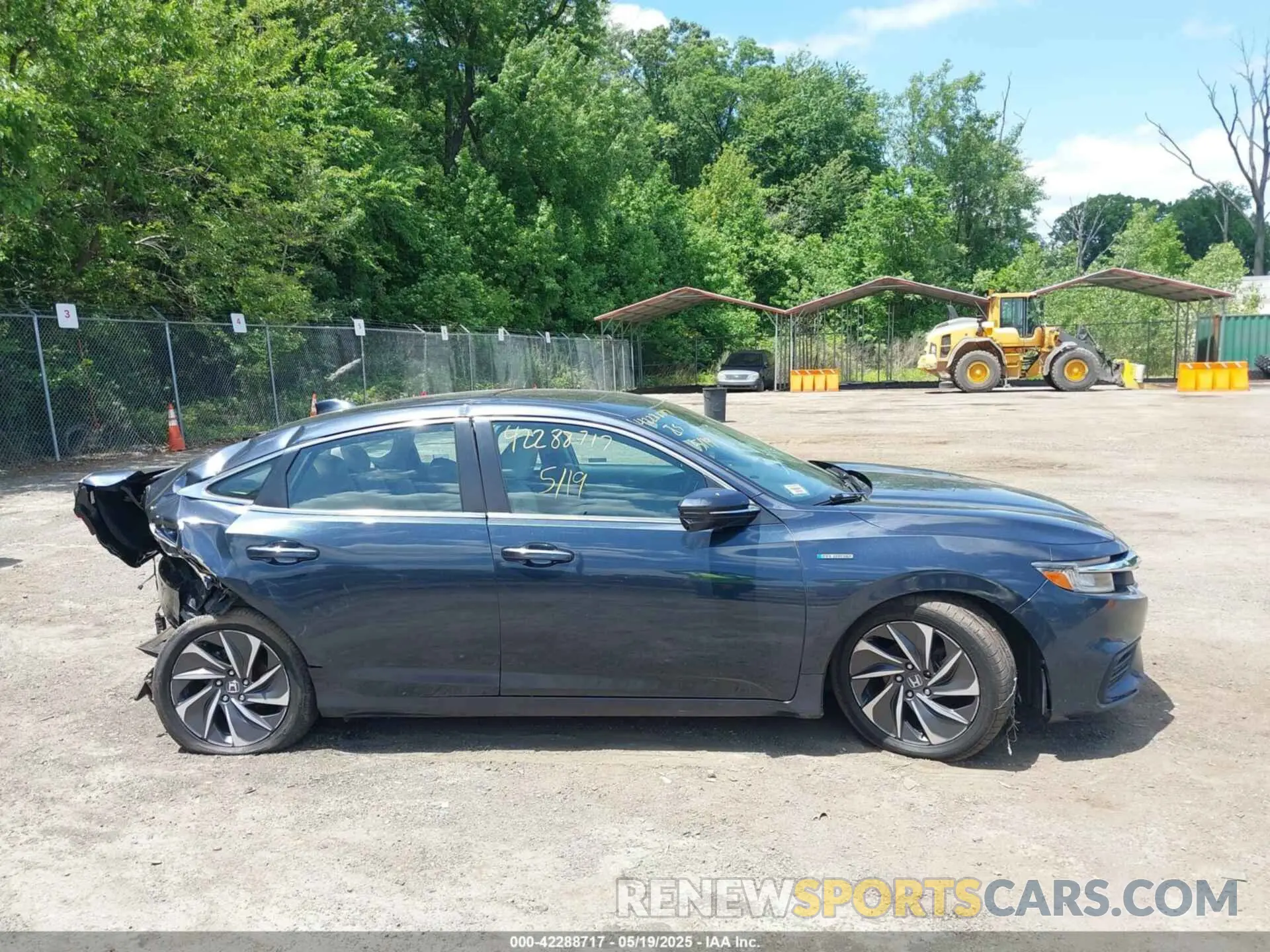 13 Photograph of a damaged car 19XZE4F97KE002473 HONDA INSIGHT 2019