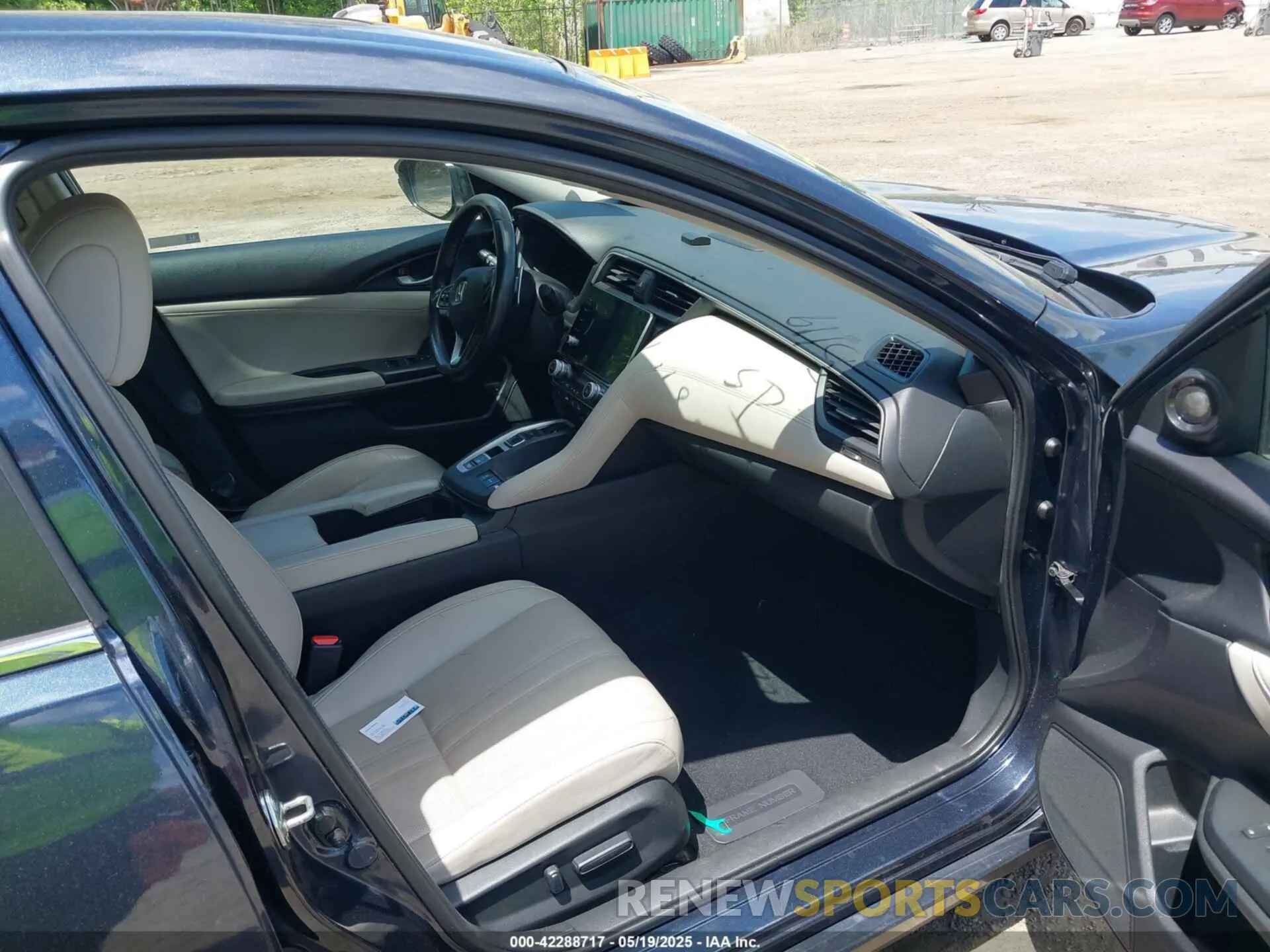 5 Photograph of a damaged car 19XZE4F97KE002473 HONDA INSIGHT 2019
