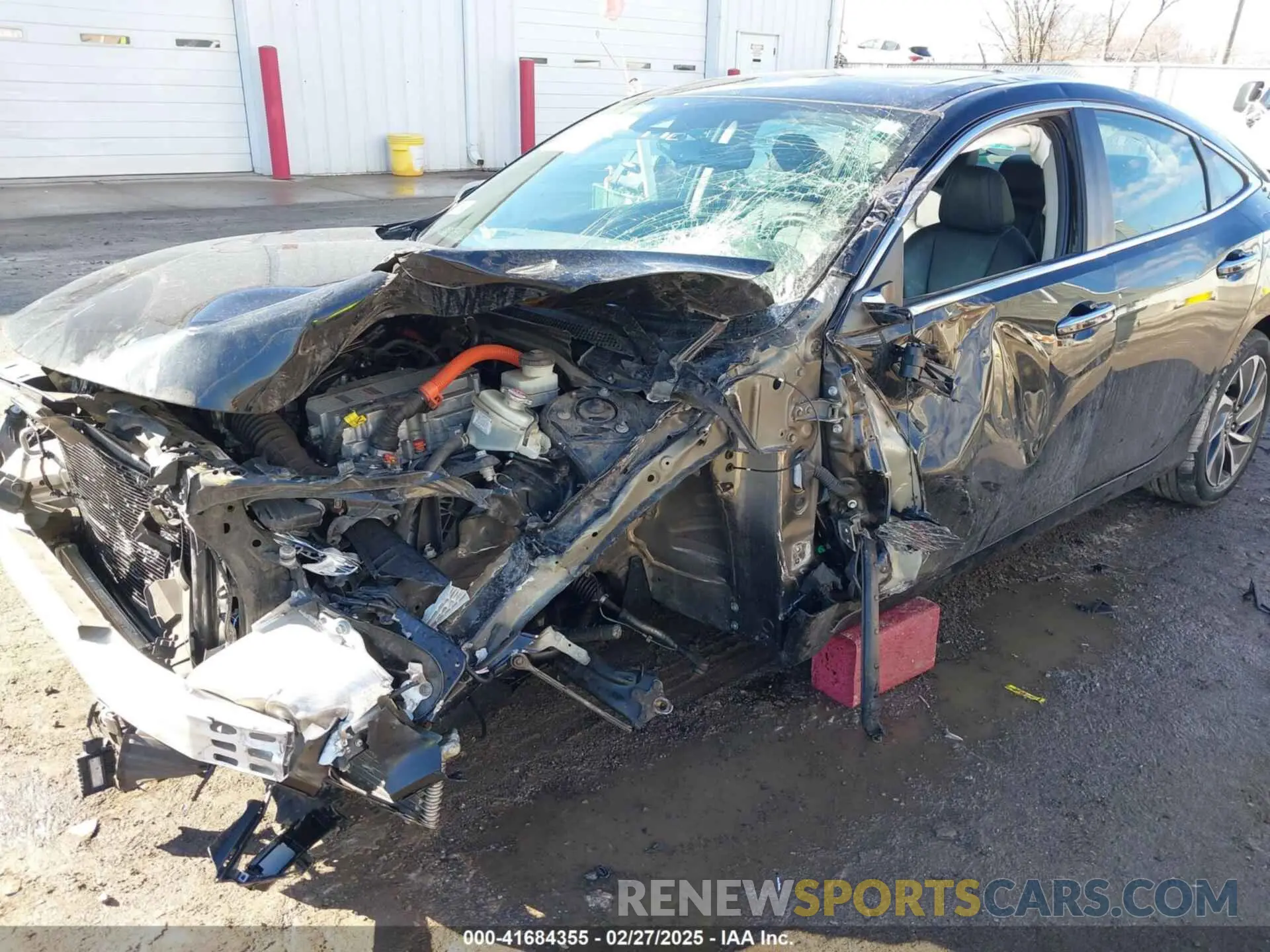 6 Photograph of a damaged car 19XZE4F97KE019824 HONDA INSIGHT 2019