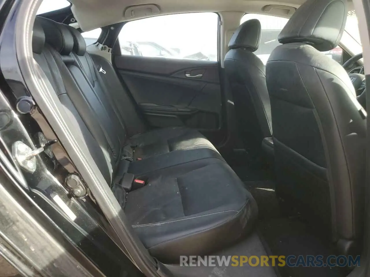 10 Photograph of a damaged car 19XZE4F99KE003172 HONDA INSIGHT 2019