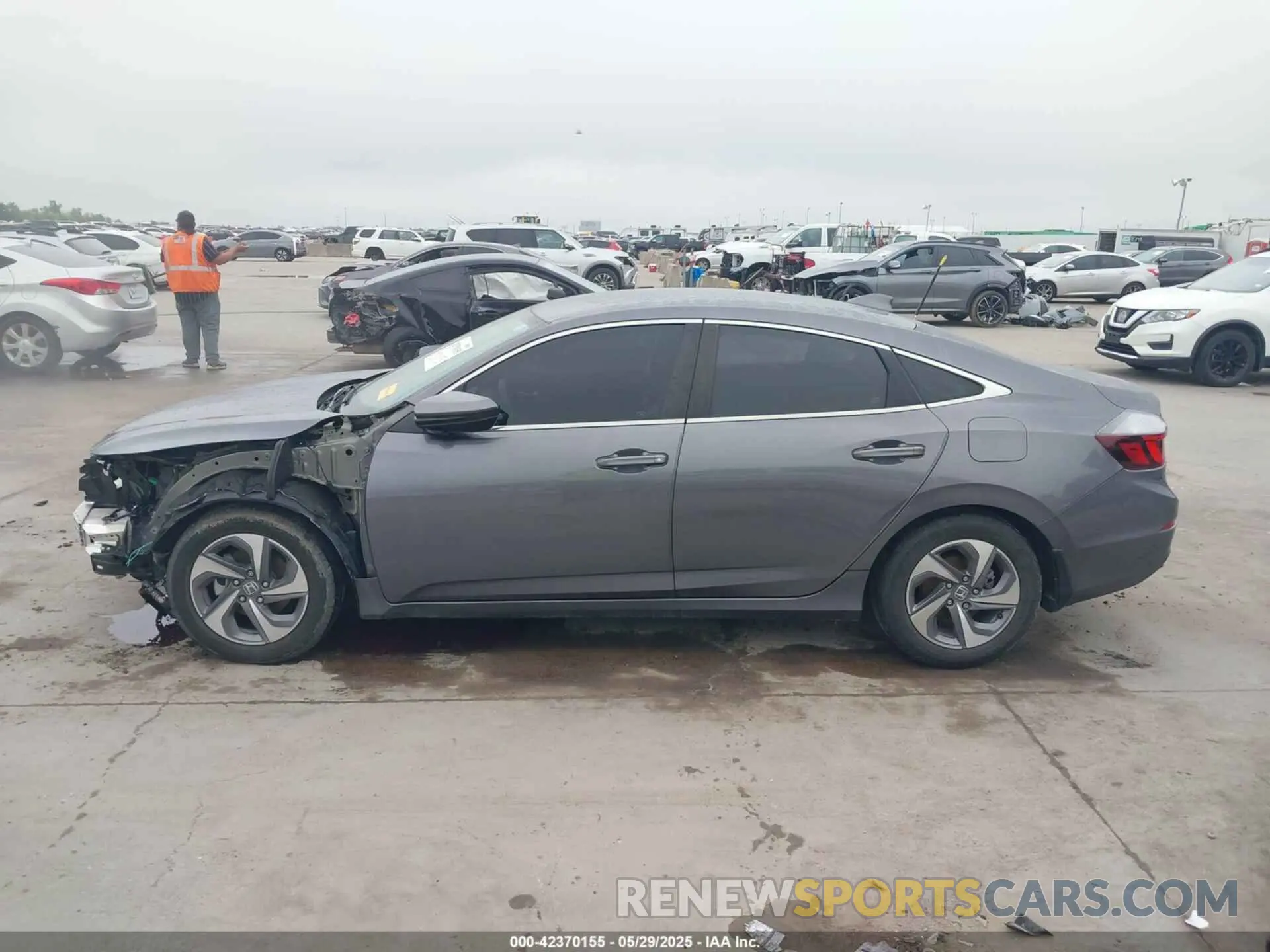 15 Photograph of a damaged car 19XZE4F50LE005469 HONDA INSIGHT 2020