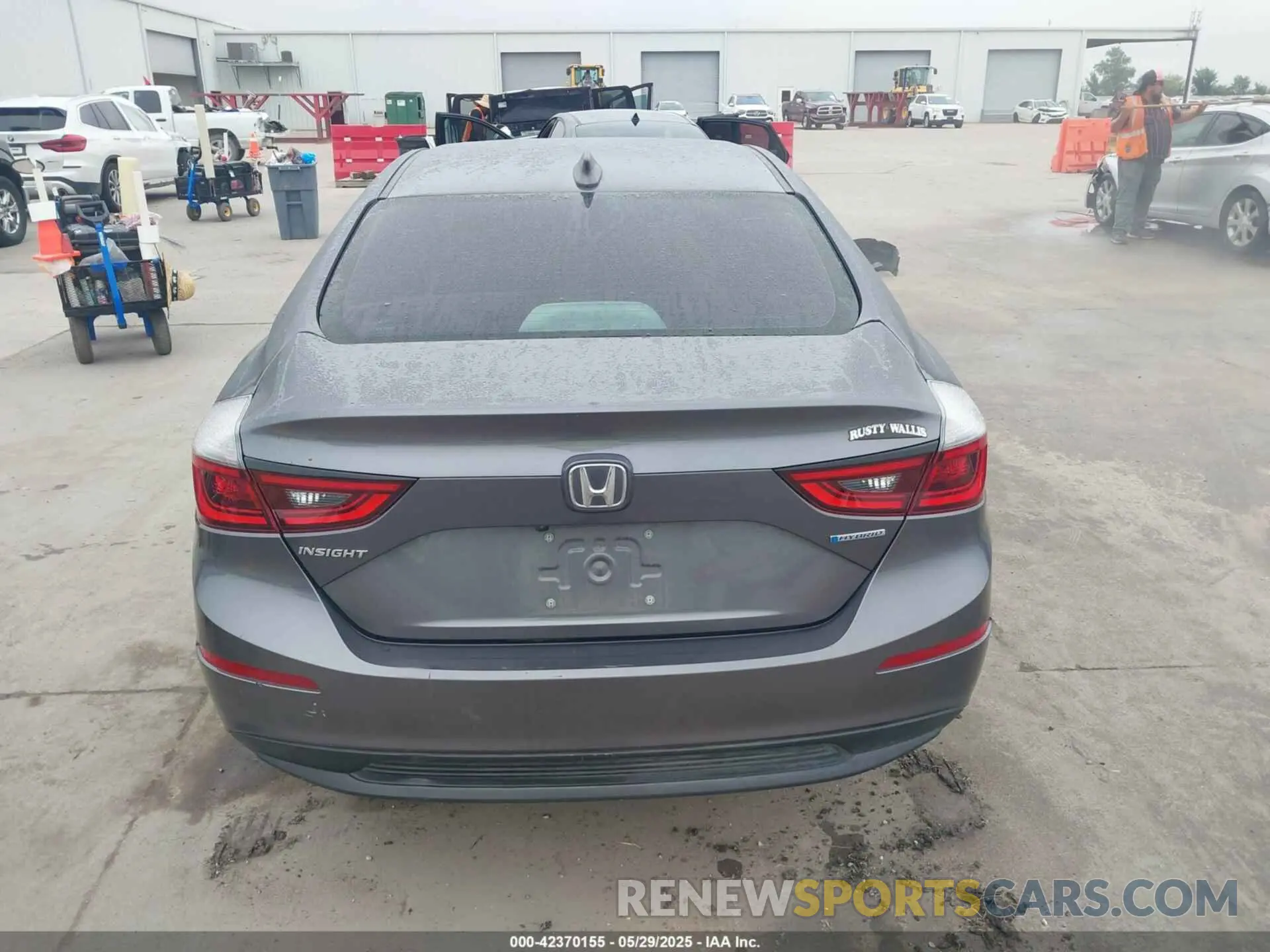 17 Photograph of a damaged car 19XZE4F50LE005469 HONDA INSIGHT 2020