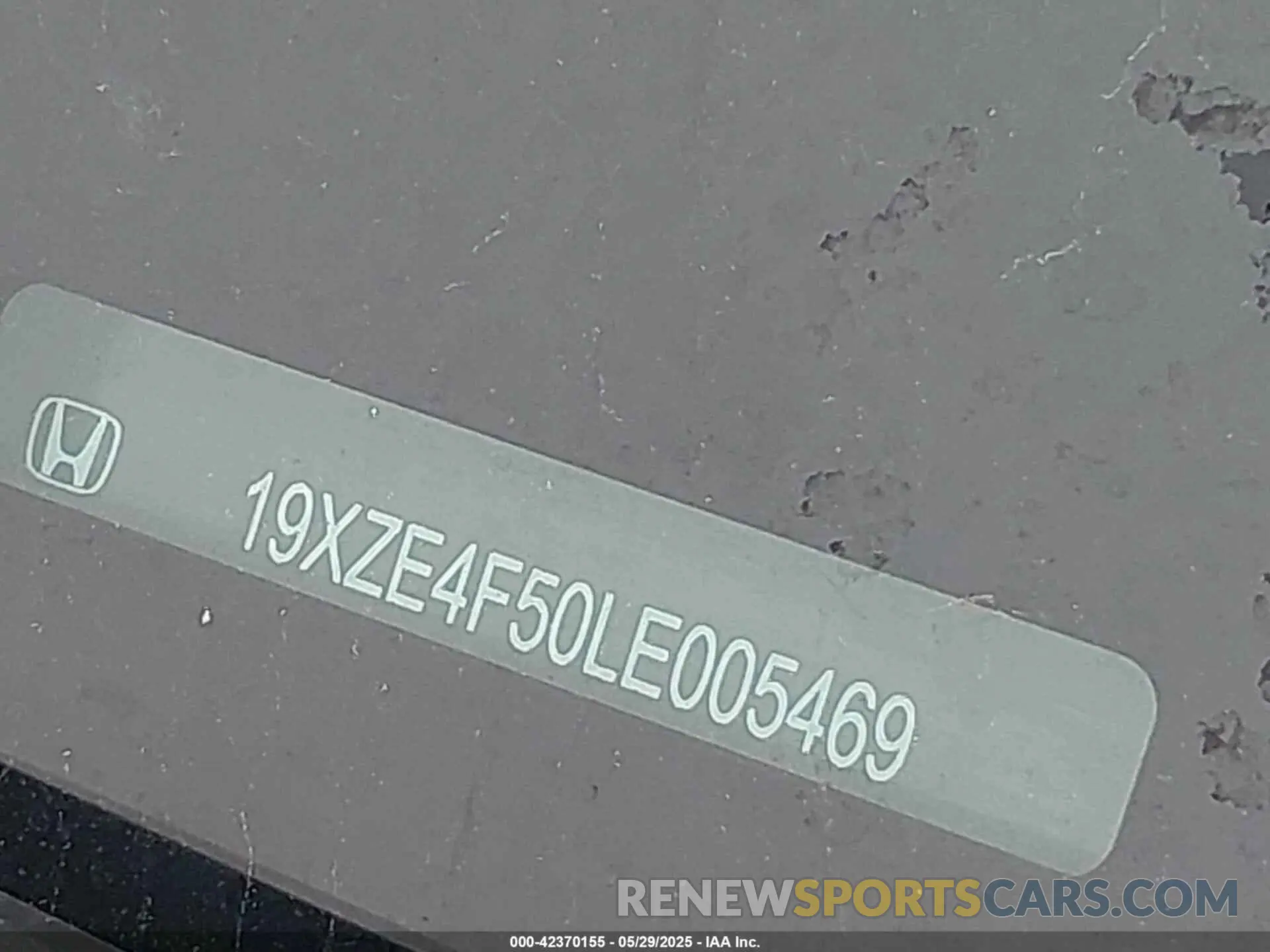 18 Photograph of a damaged car 19XZE4F50LE005469 HONDA INSIGHT 2020