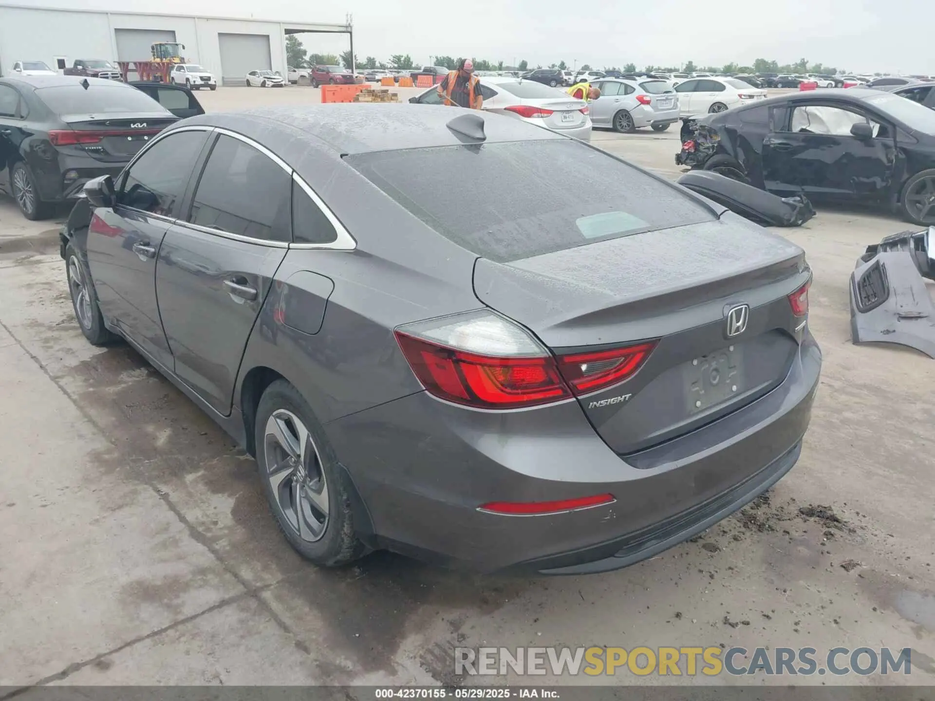3 Photograph of a damaged car 19XZE4F50LE005469 HONDA INSIGHT 2020