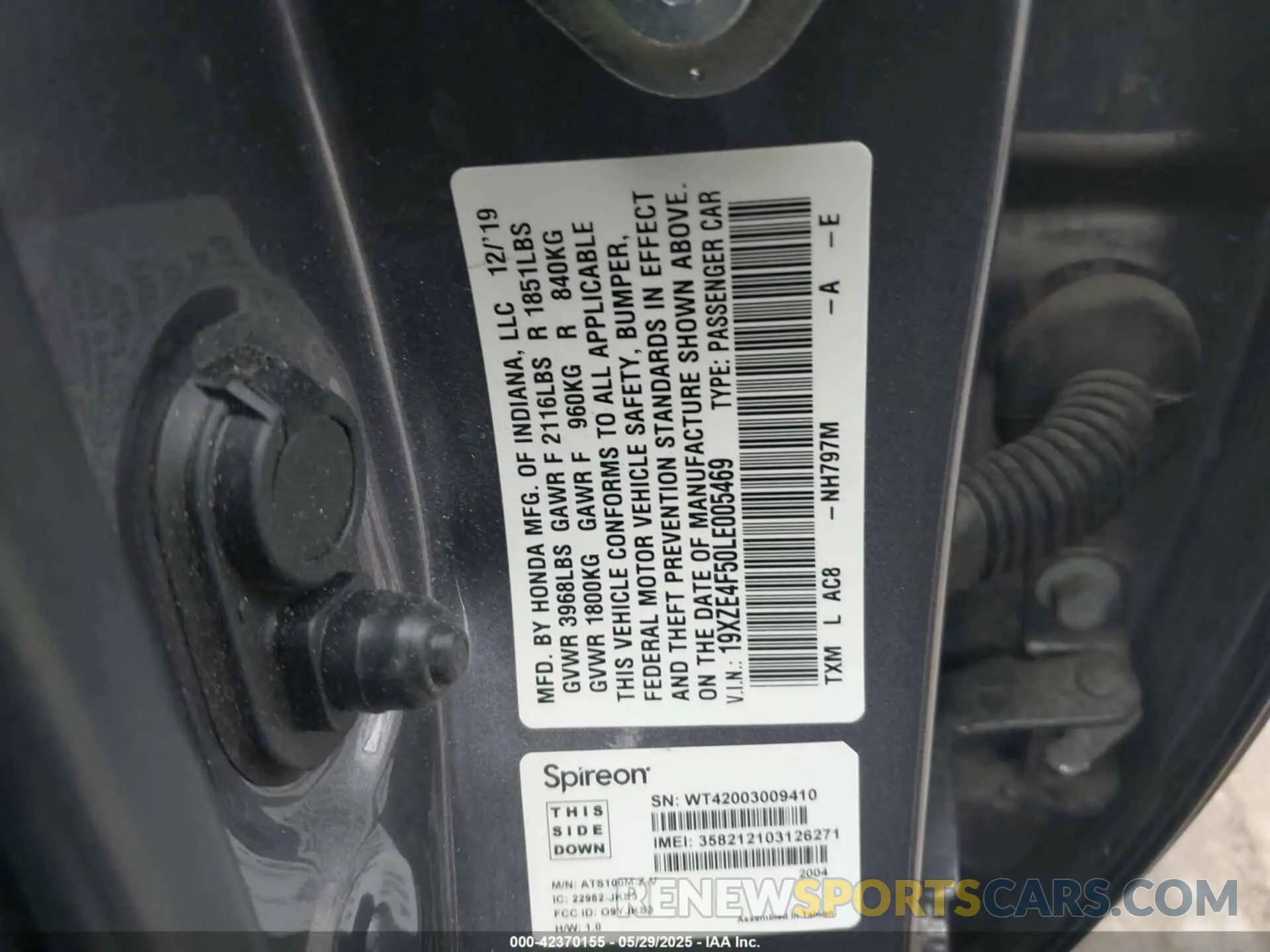9 Photograph of a damaged car 19XZE4F50LE005469 HONDA INSIGHT 2020