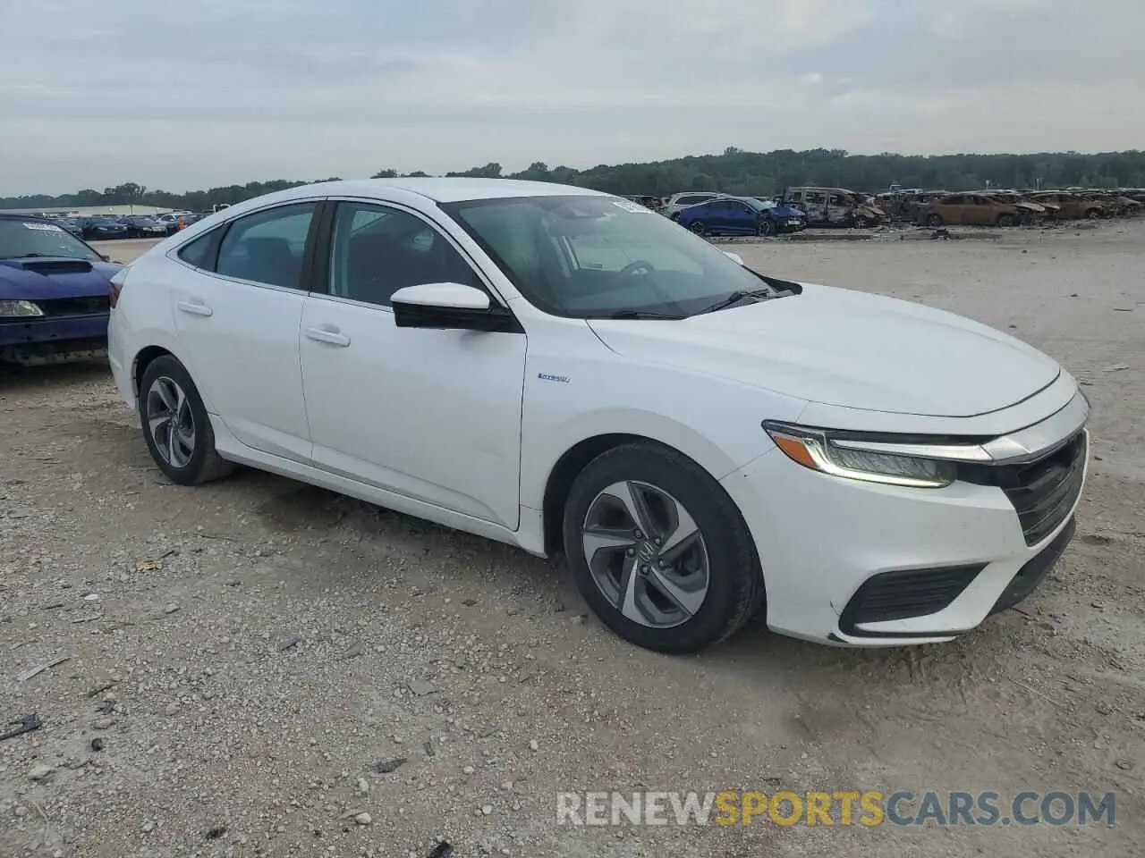 4 Photograph of a damaged car 19XZE4F51LE003942 HONDA INSIGHT 2020