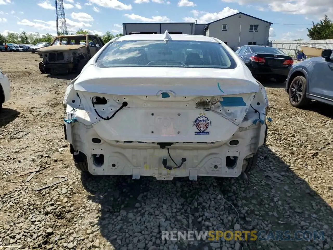 6 Photograph of a damaged car 19XZE4F51LE008820 HONDA INSIGHT 2020