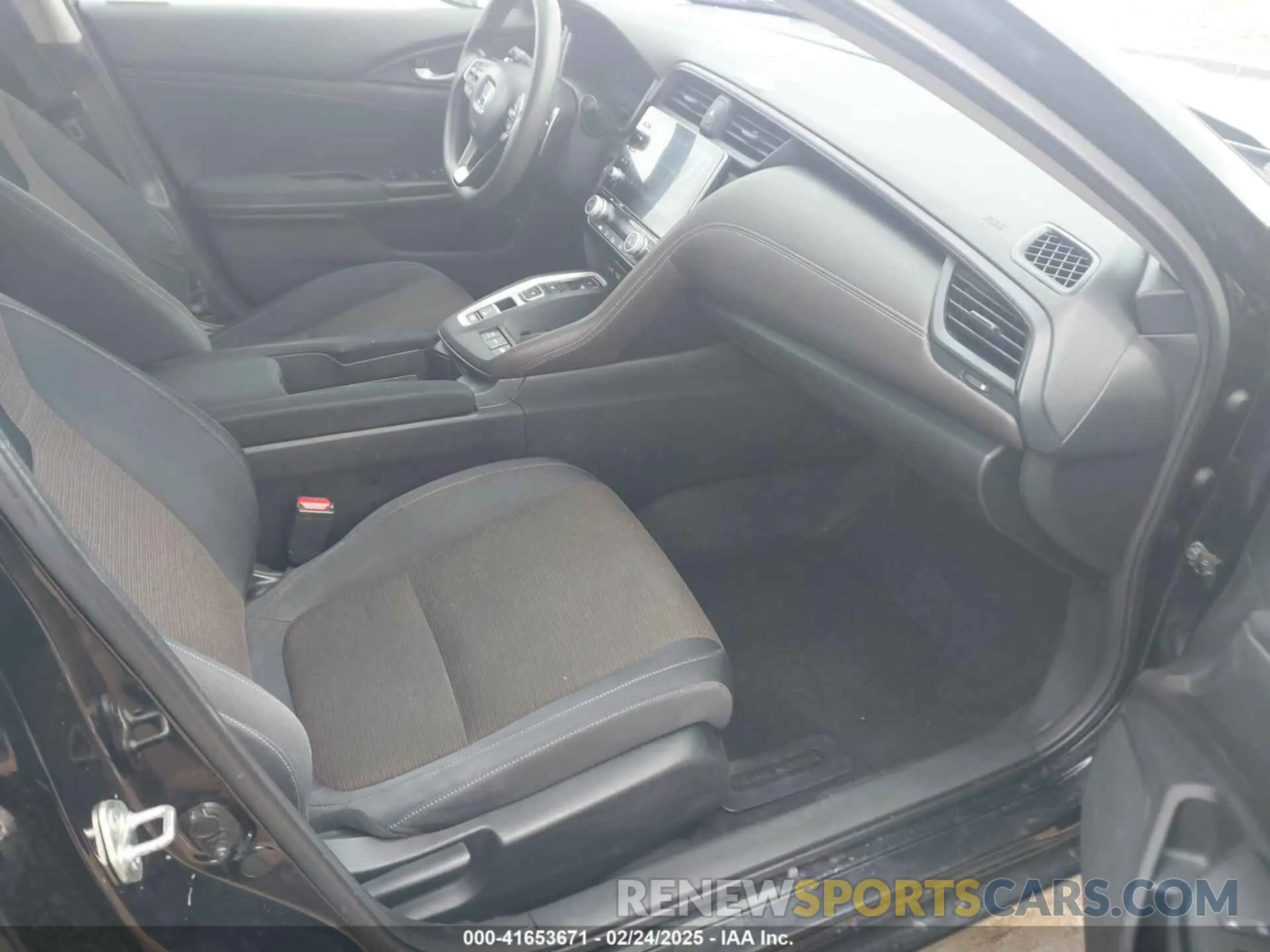 5 Photograph of a damaged car 19XZE4F53LE000119 HONDA INSIGHT 2020