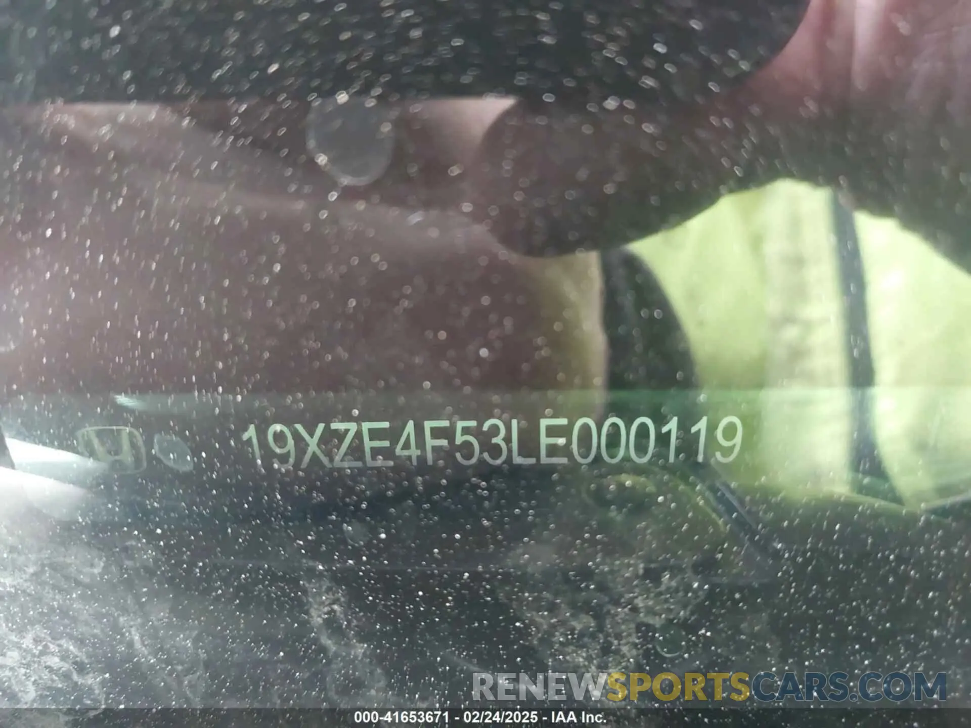 9 Photograph of a damaged car 19XZE4F53LE000119 HONDA INSIGHT 2020