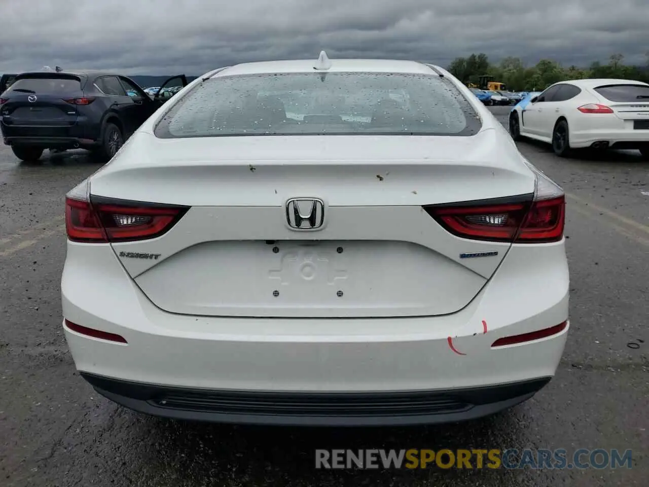 6 Photograph of a damaged car 19XZE4F53LE003859 HONDA INSIGHT 2020