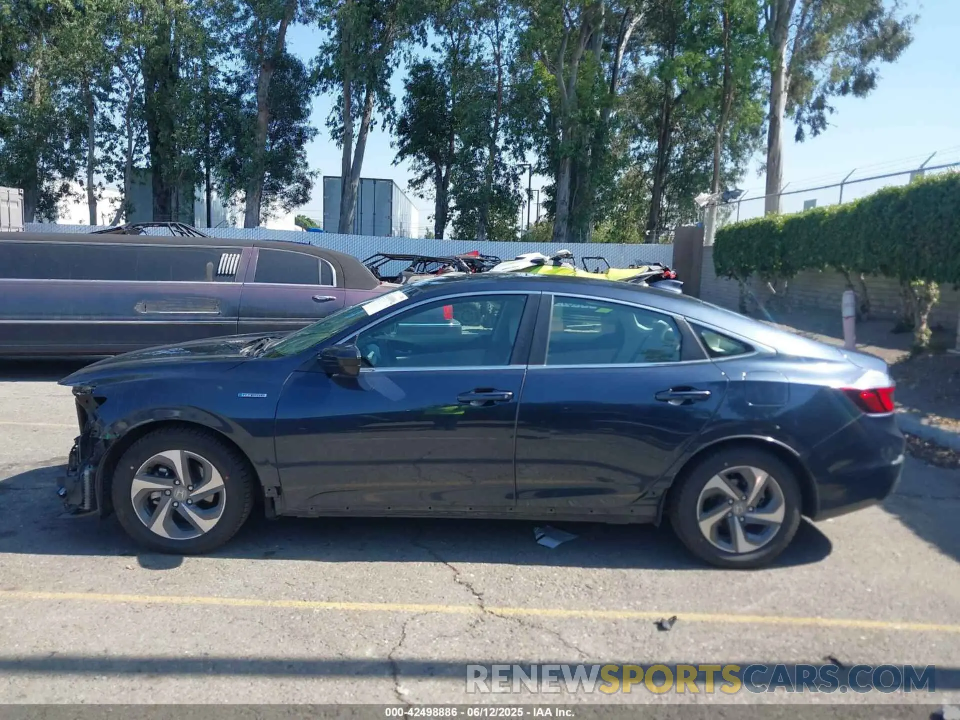 15 Photograph of a damaged car 19XZE4F56LE000020 HONDA INSIGHT 2020