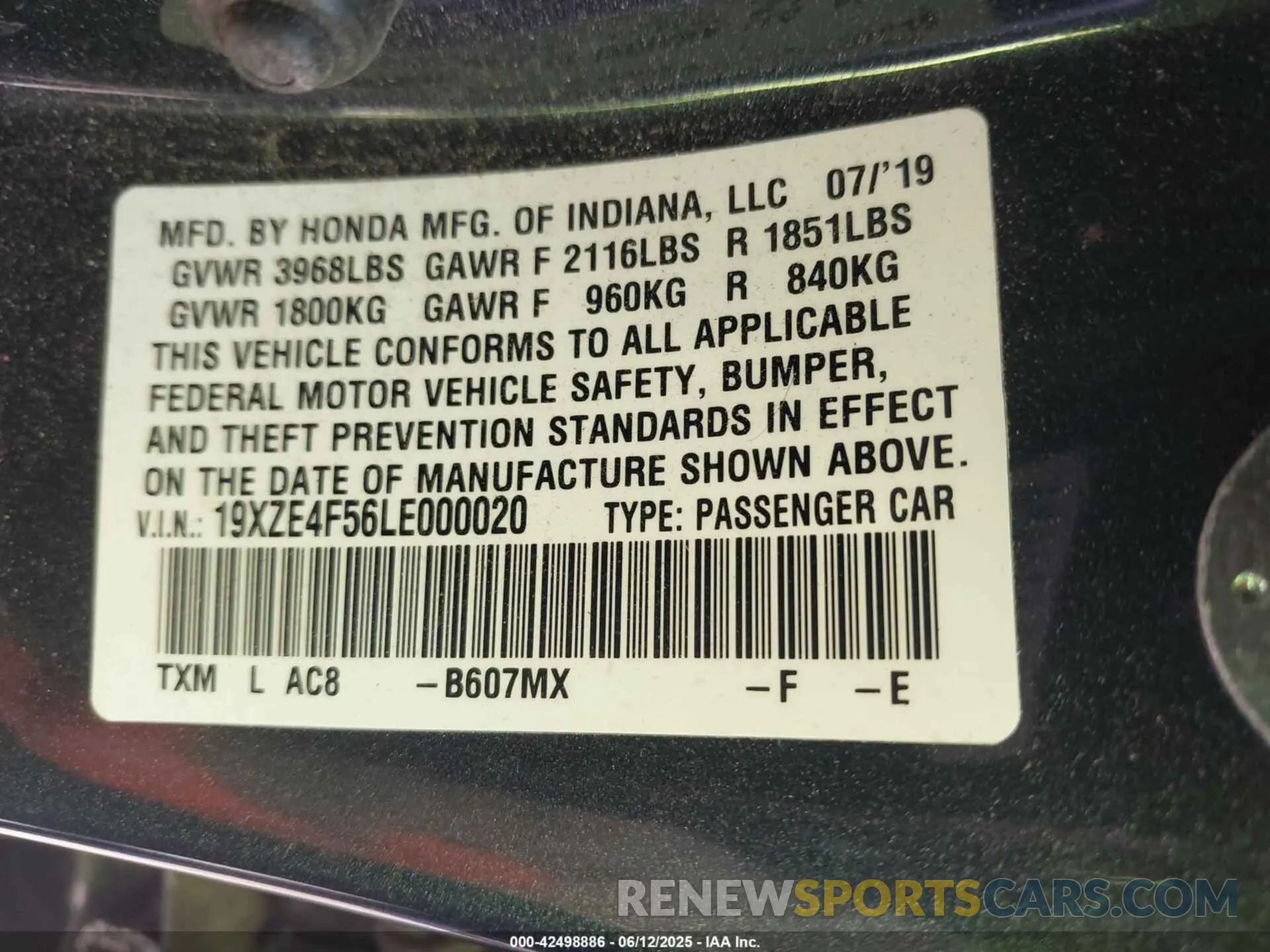 9 Photograph of a damaged car 19XZE4F56LE000020 HONDA INSIGHT 2020