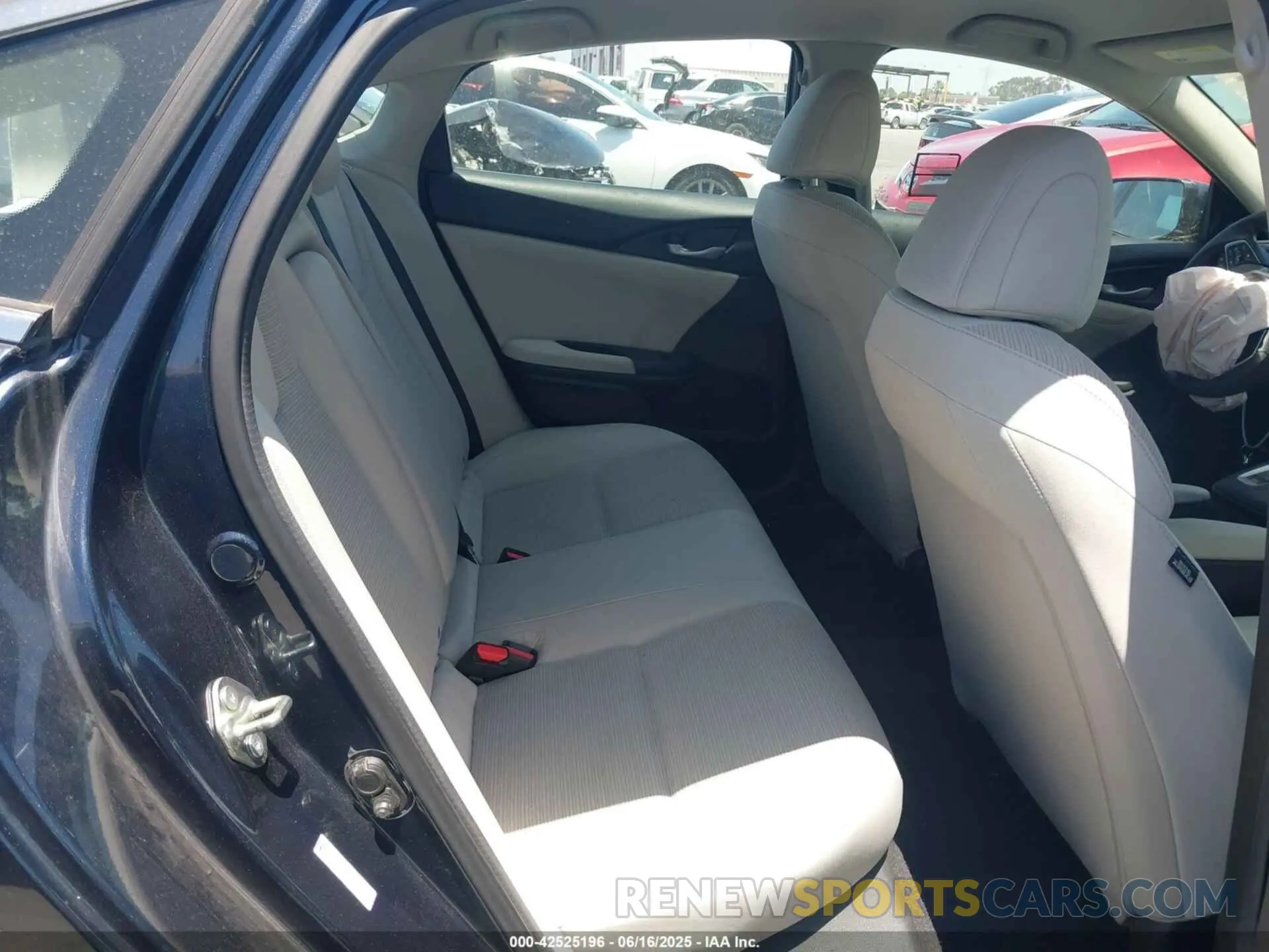 8 Photograph of a damaged car 19XZE4F56LE002723 HONDA INSIGHT 2020