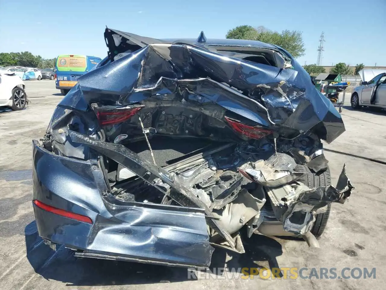 6 Photograph of a damaged car 19XZE4F56LE005959 HONDA INSIGHT 2020