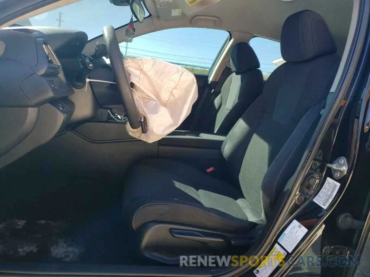 7 Photograph of a damaged car 19XZE4F56LE011809 HONDA INSIGHT 2020