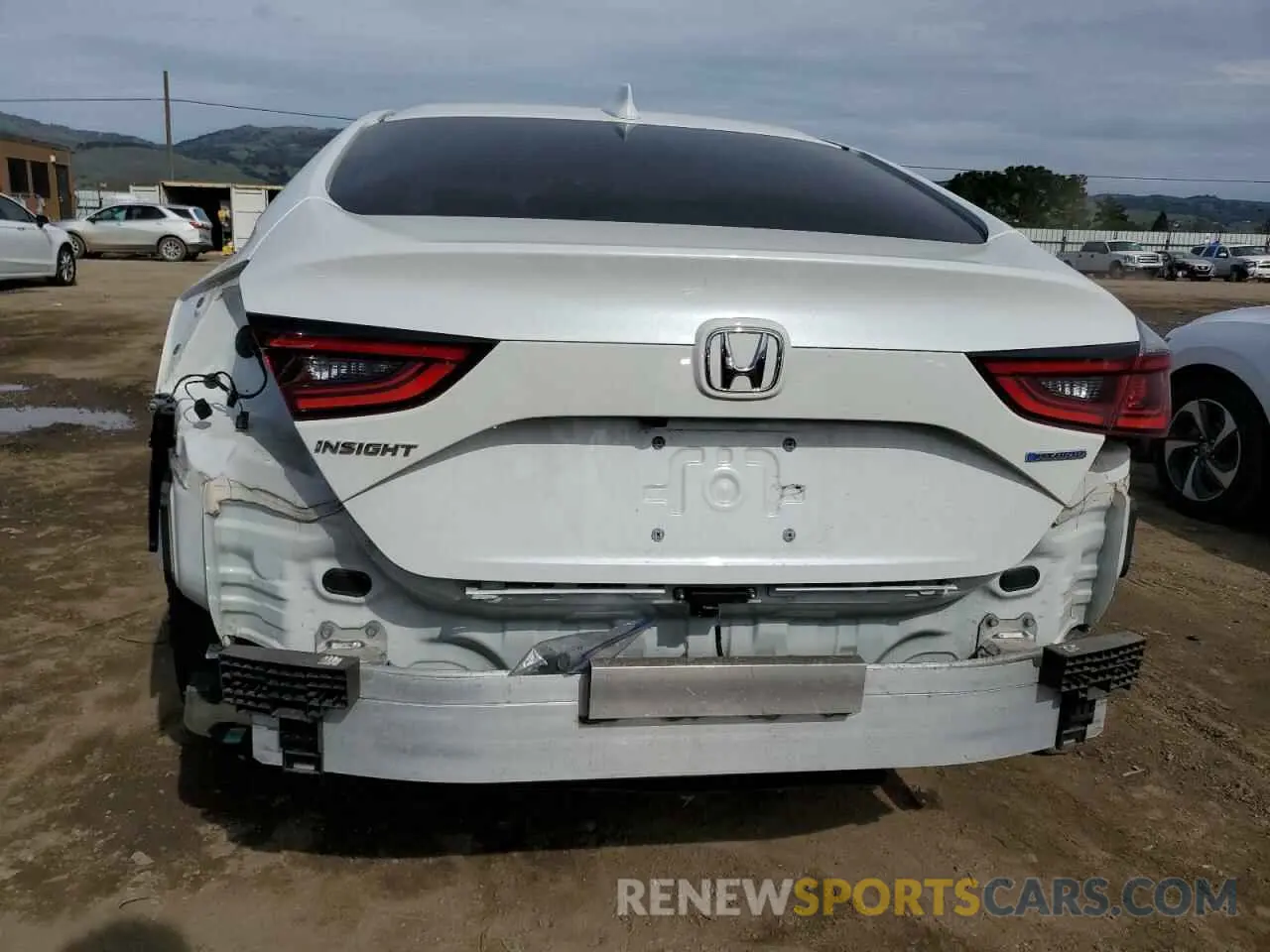 6 Photograph of a damaged car 19XZE4F56LE012510 HONDA INSIGHT 2020