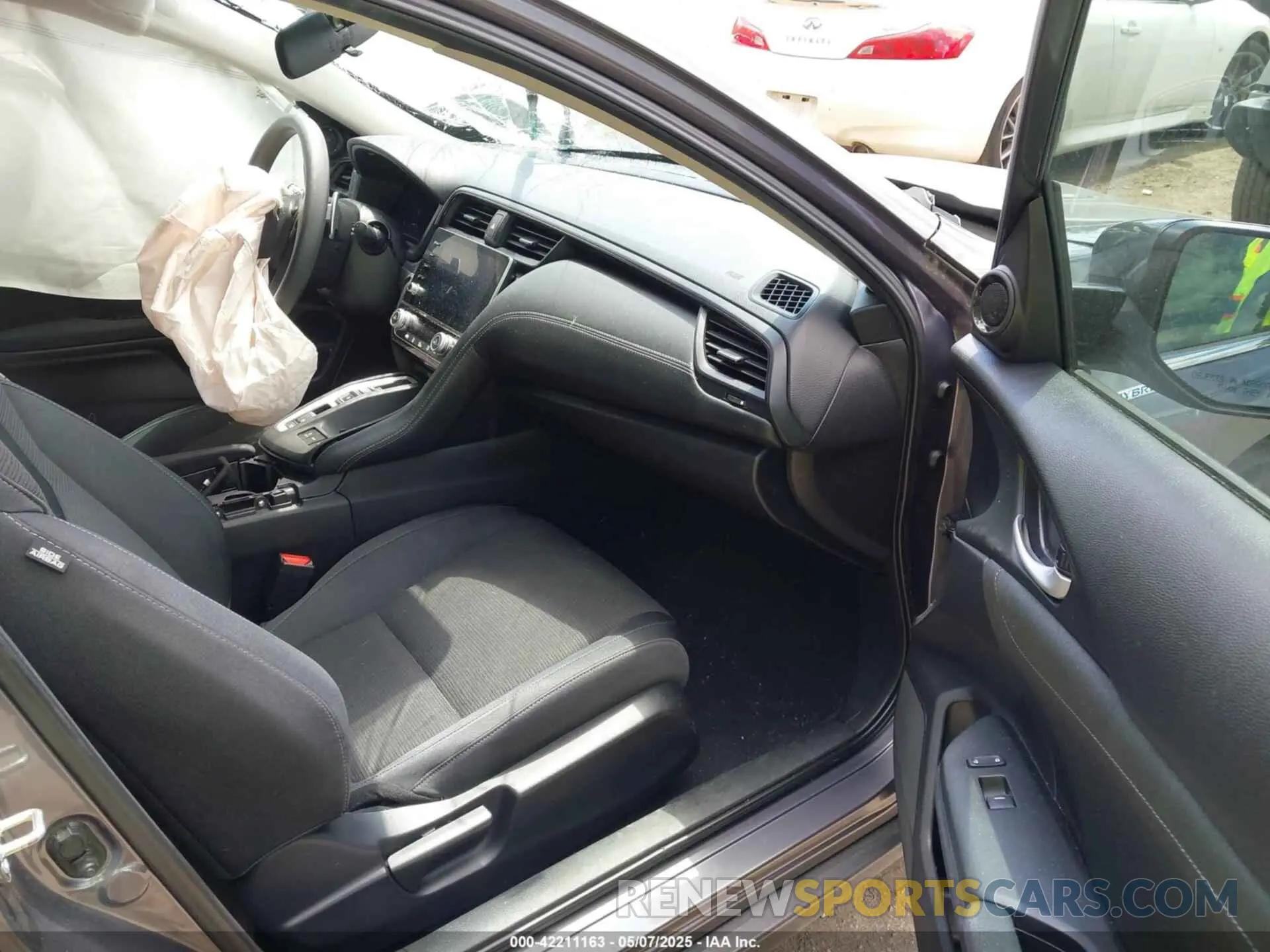 5 Photograph of a damaged car 19XZE4F57LE014721 HONDA INSIGHT 2020