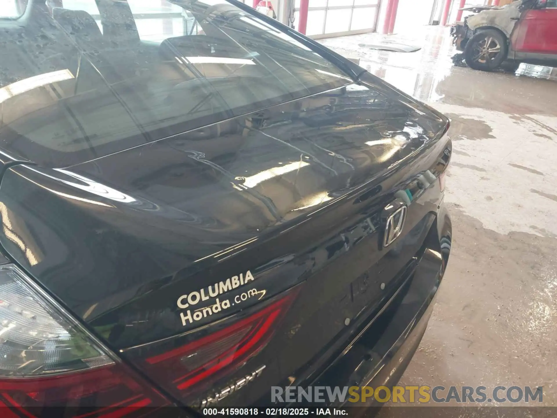 6 Photograph of a damaged car 19XZE4F58LE008670 HONDA INSIGHT 2020