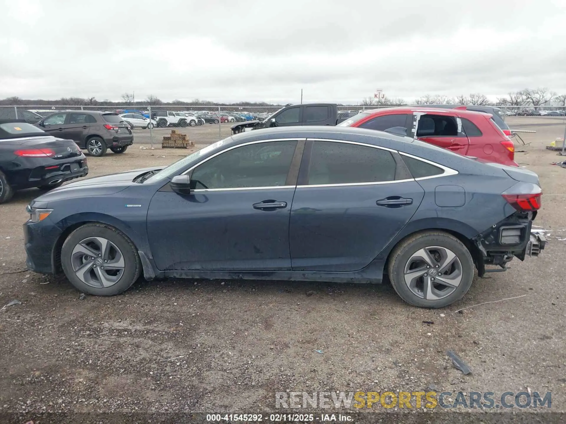 15 Photograph of a damaged car 19XZE4F58LE013853 HONDA INSIGHT 2020