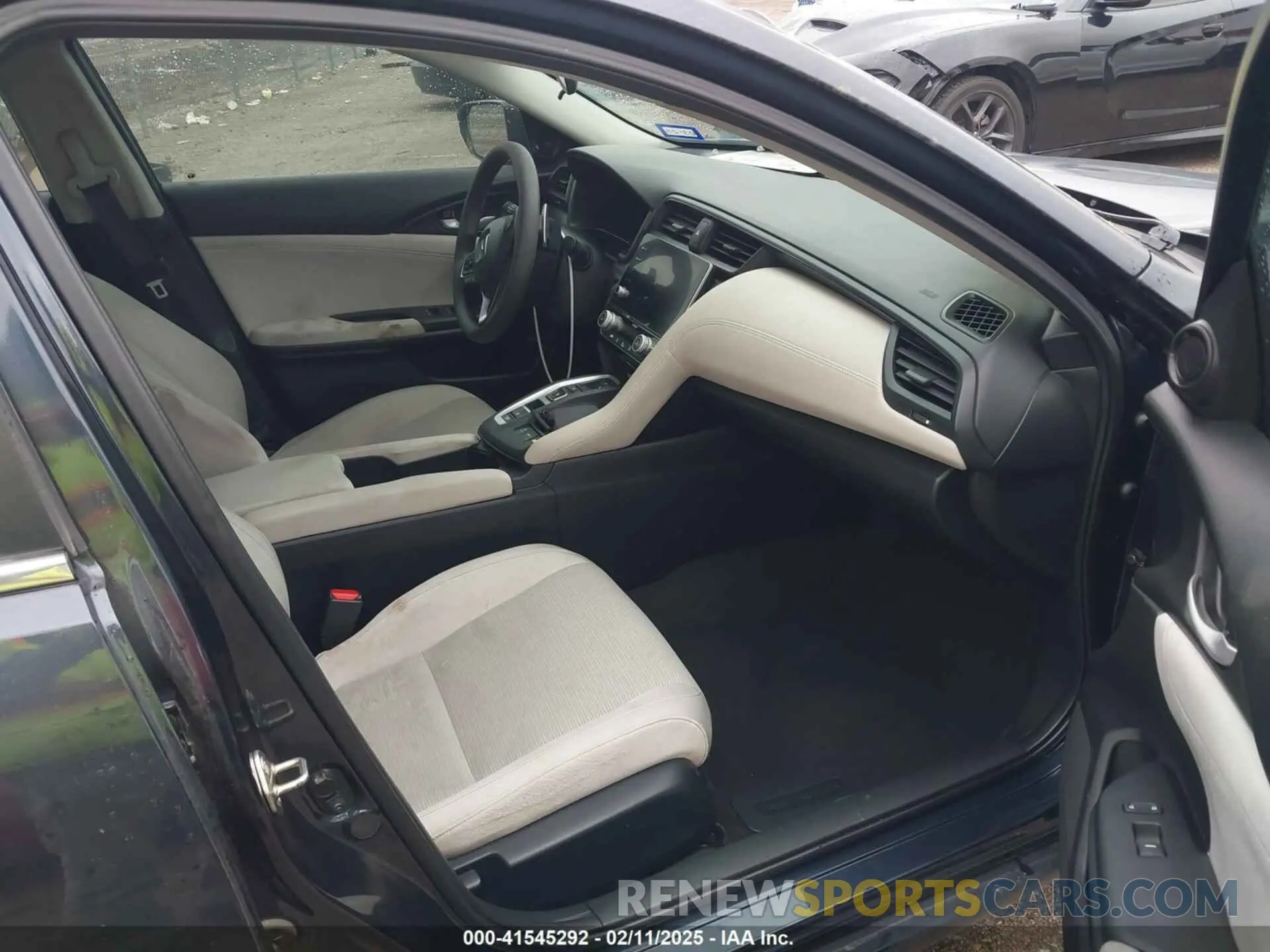 5 Photograph of a damaged car 19XZE4F58LE013853 HONDA INSIGHT 2020