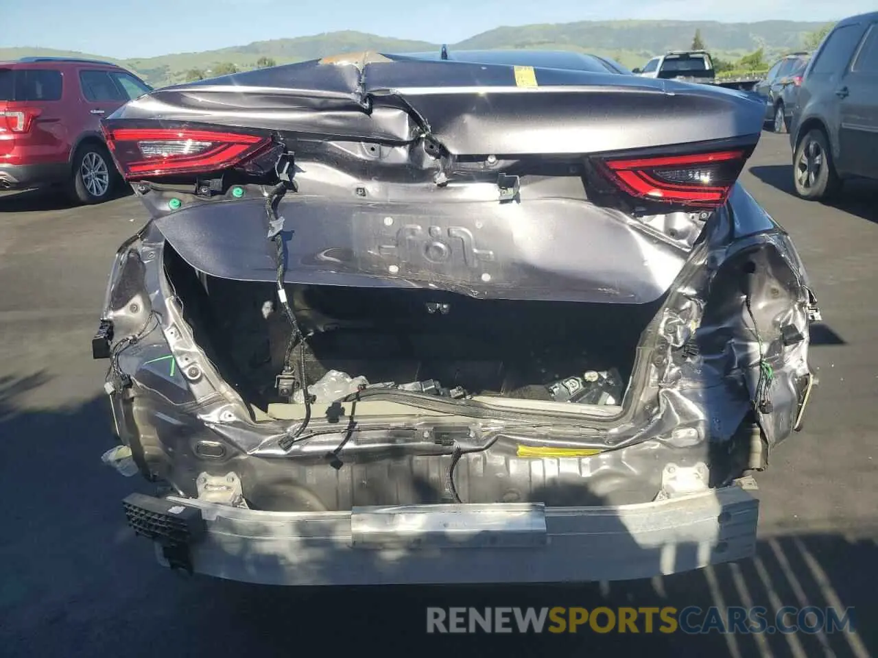 6 Photograph of a damaged car 19XZE4F58LE014761 HONDA INSIGHT 2020