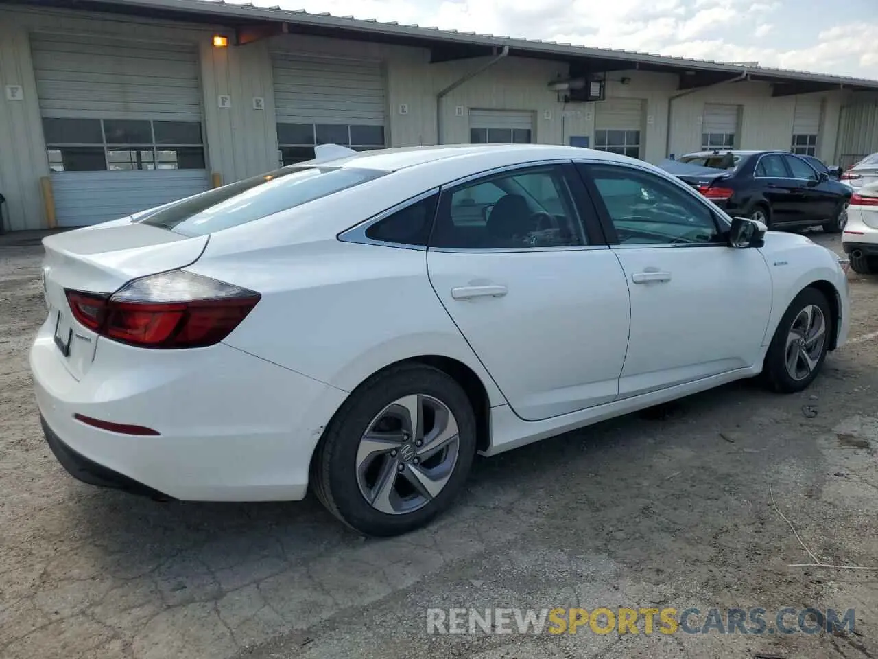 3 Photograph of a damaged car 19XZE4F59LE003946 HONDA INSIGHT 2020
