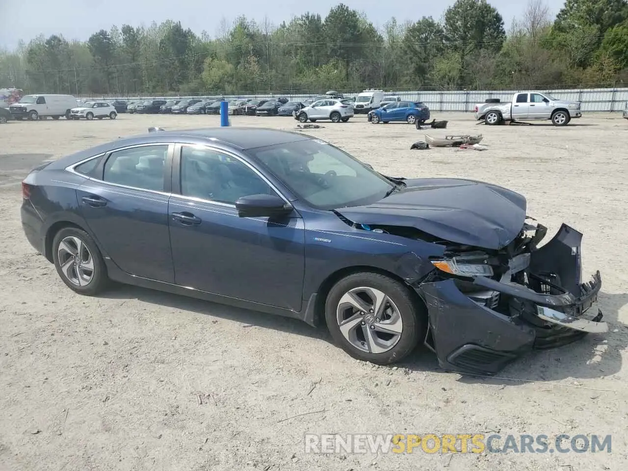 4 Photograph of a damaged car 19XZE4F59LE013876 HONDA INSIGHT 2020