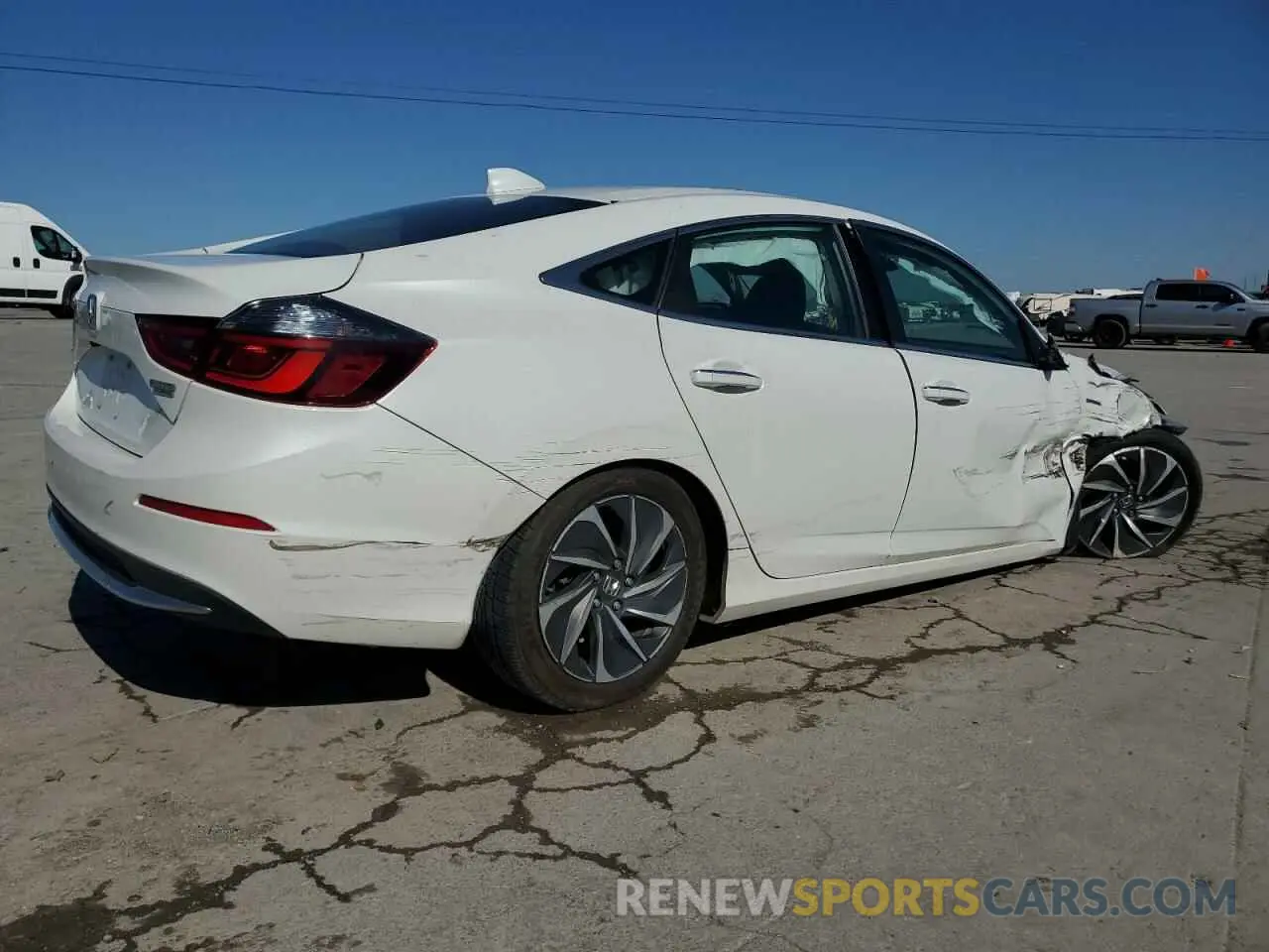 3 Photograph of a damaged car 19XZE4F77LE400170 HONDA INSIGHT 2020