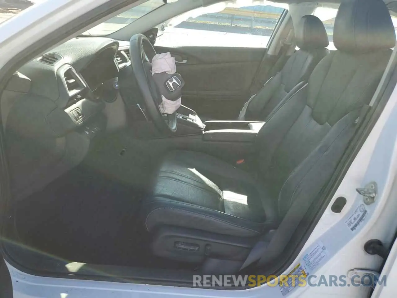 7 Photograph of a damaged car 19XZE4F77LE400170 HONDA INSIGHT 2020