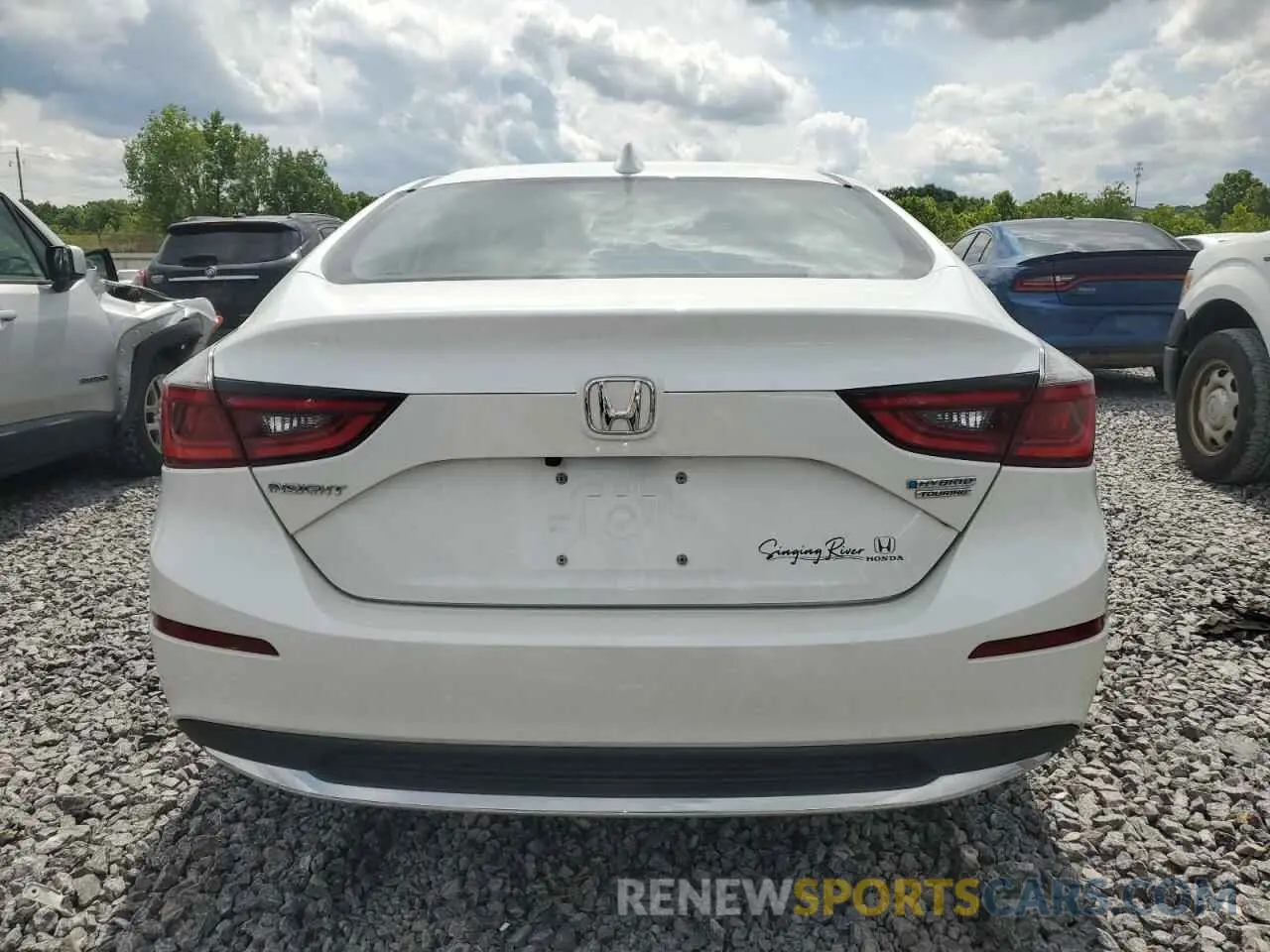 6 Photograph of a damaged car 19XZE4F90LE000985 HONDA INSIGHT 2020