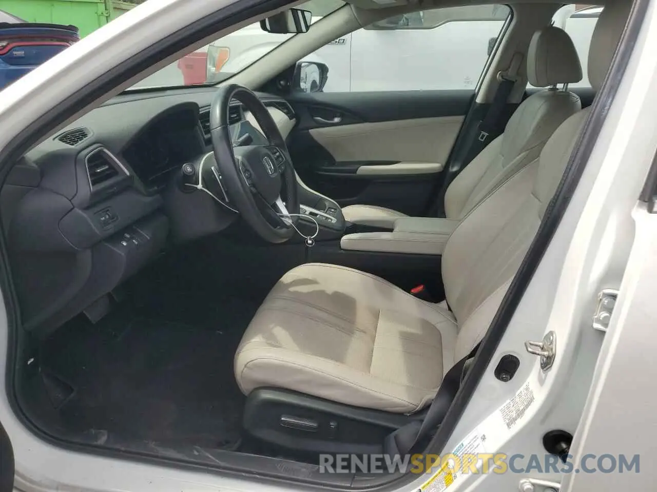 7 Photograph of a damaged car 19XZE4F90LE000985 HONDA INSIGHT 2020